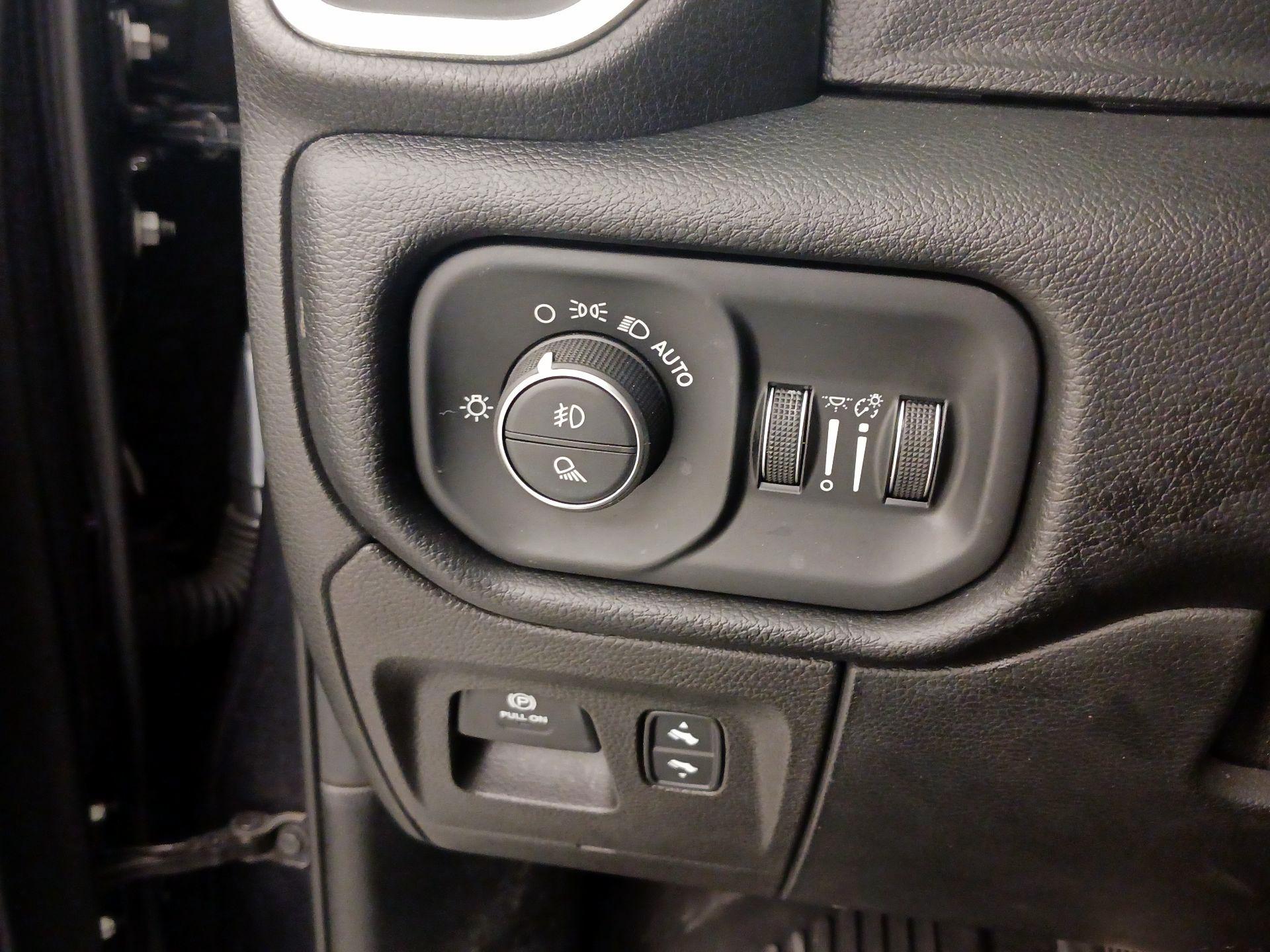 Thumbnail: 2019 RAM 1500 - 13