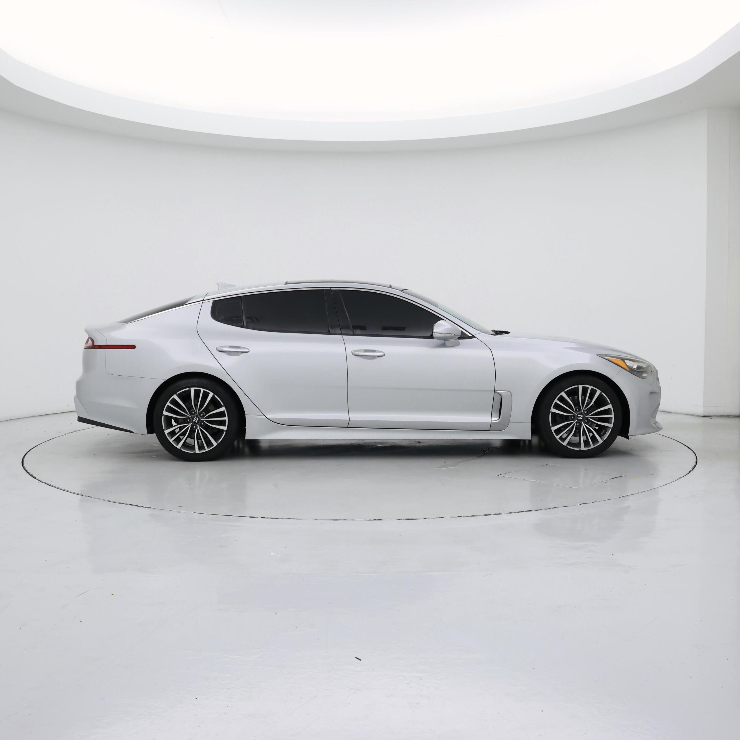 Thumbnail: 2018 Kia Stinger - 7