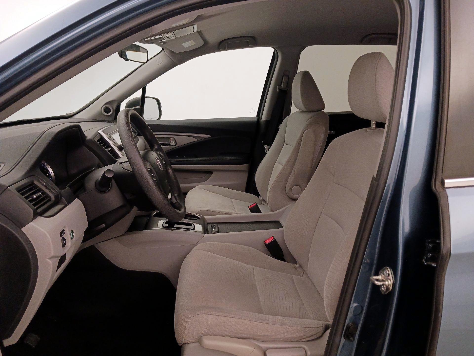 Thumbnail: 2016 Honda Pilot - 11