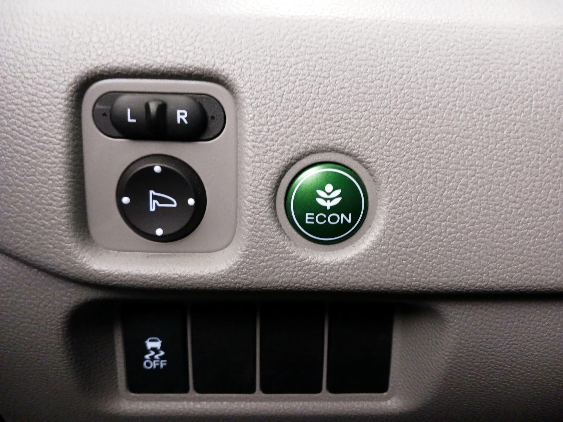 Thumbnail: 2016 Honda Pilot - 13