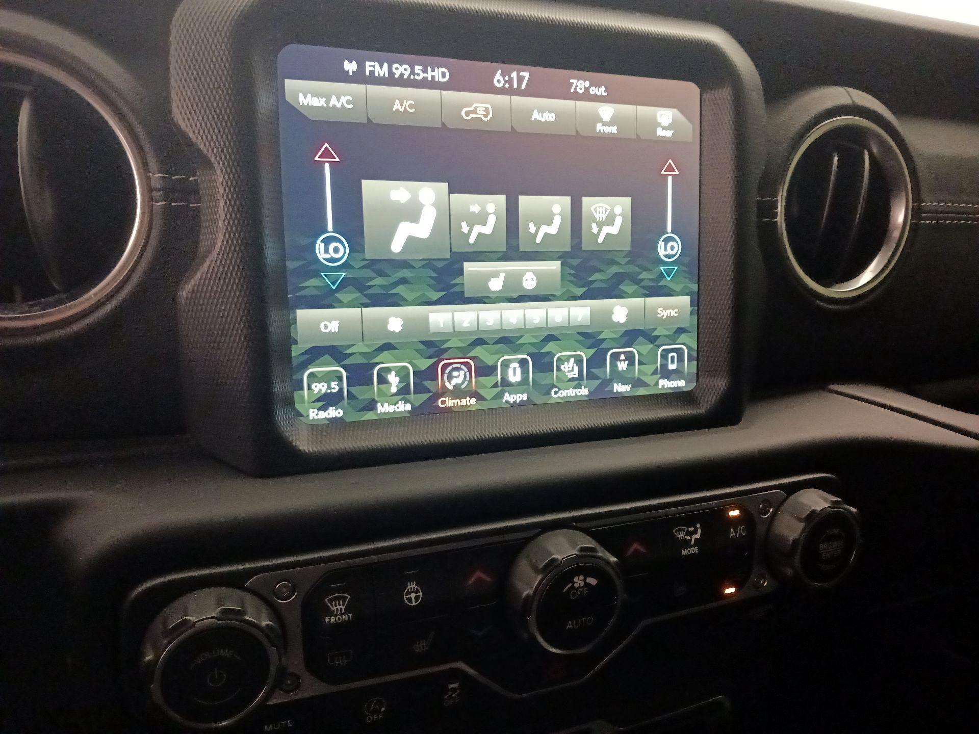 Thumbnail: 2019 Jeep Wrangler - 17