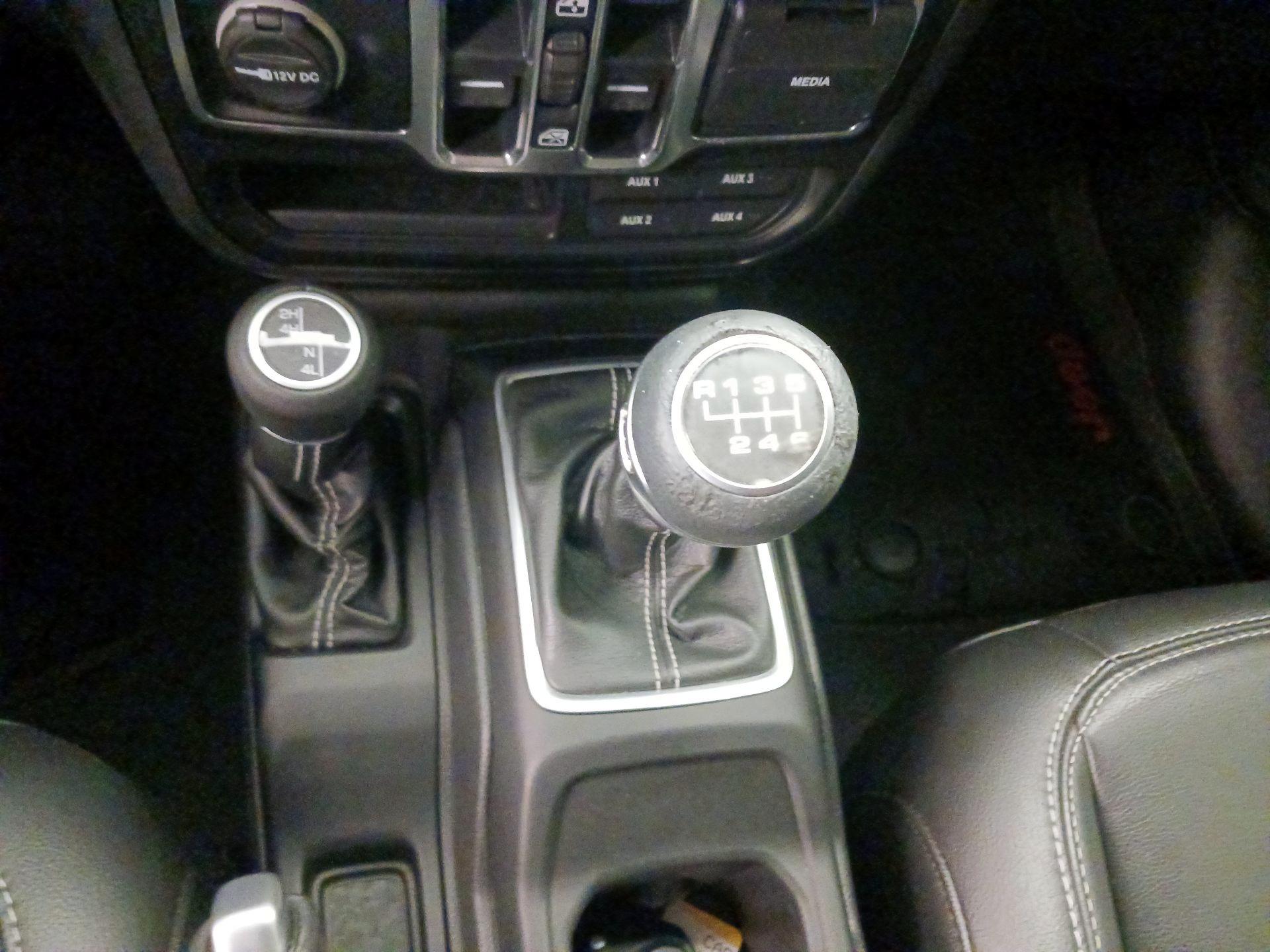 Thumbnail: 2019 Jeep Wrangler - 18