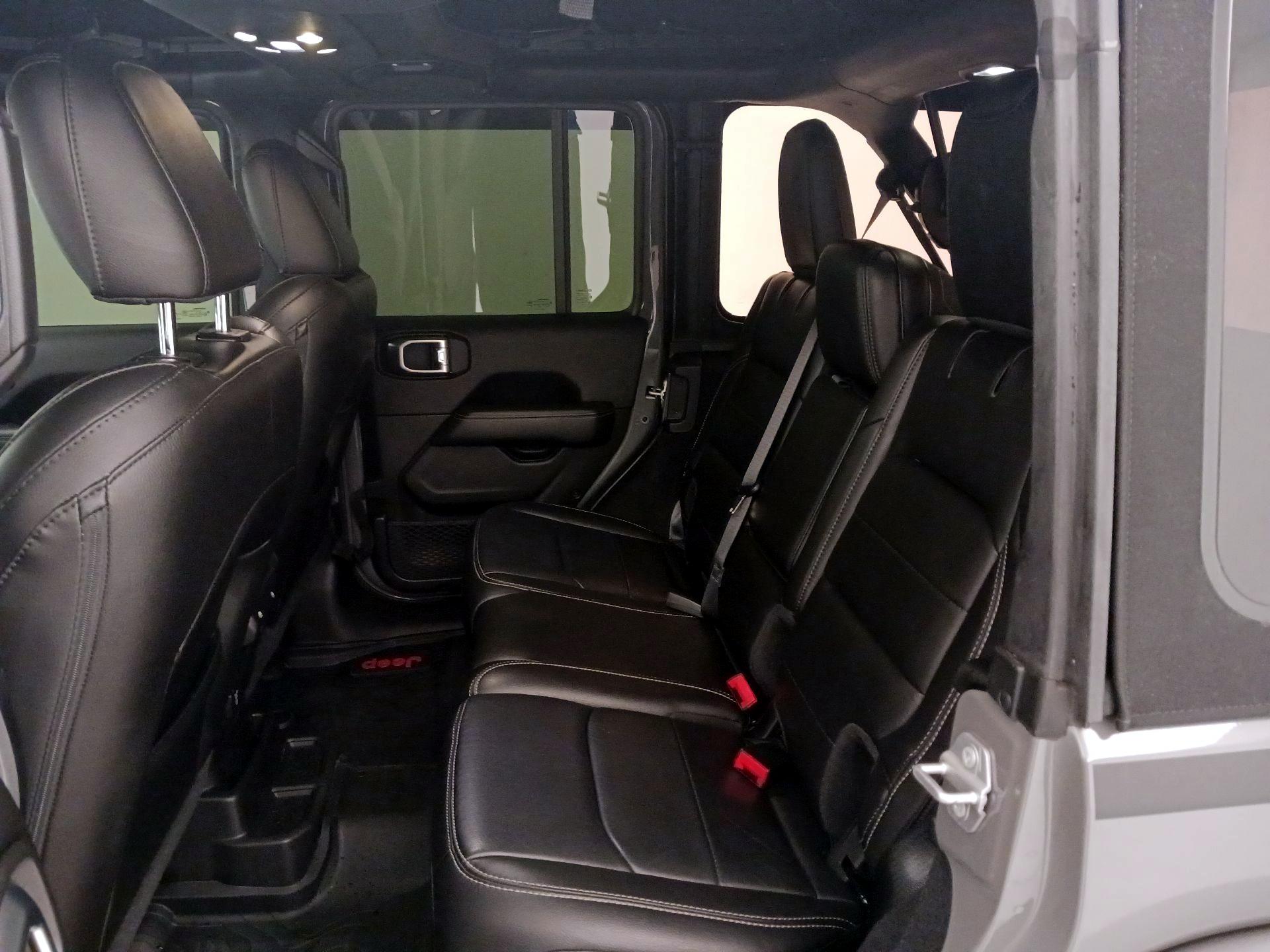 Thumbnail: 2019 Jeep Wrangler - 20