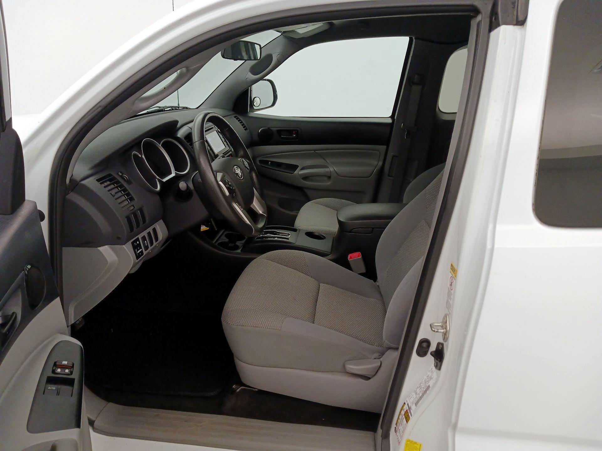 Thumbnail: 2014 Toyota Tacoma - 11