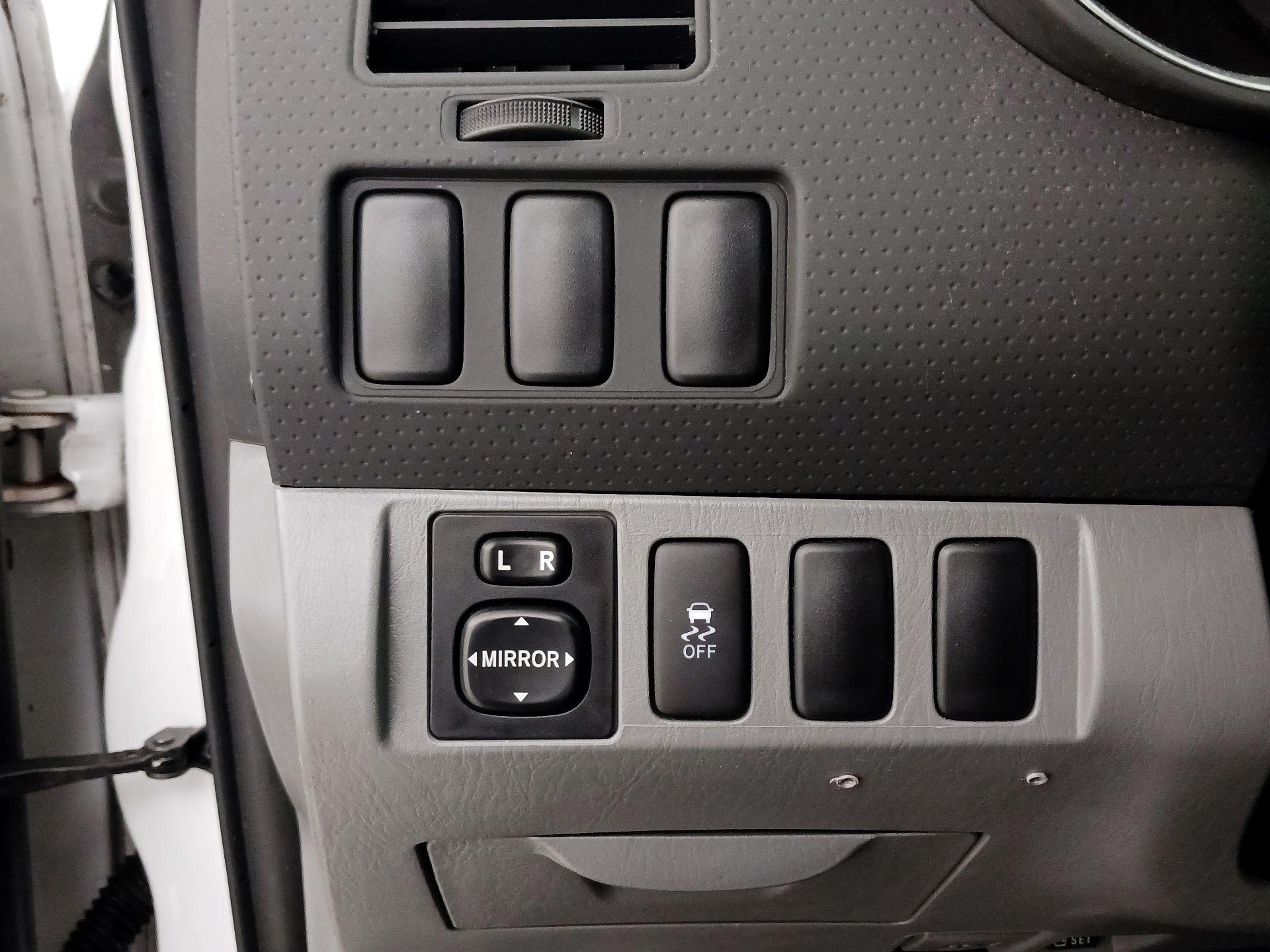 Thumbnail: 2014 Toyota Tacoma - 13
