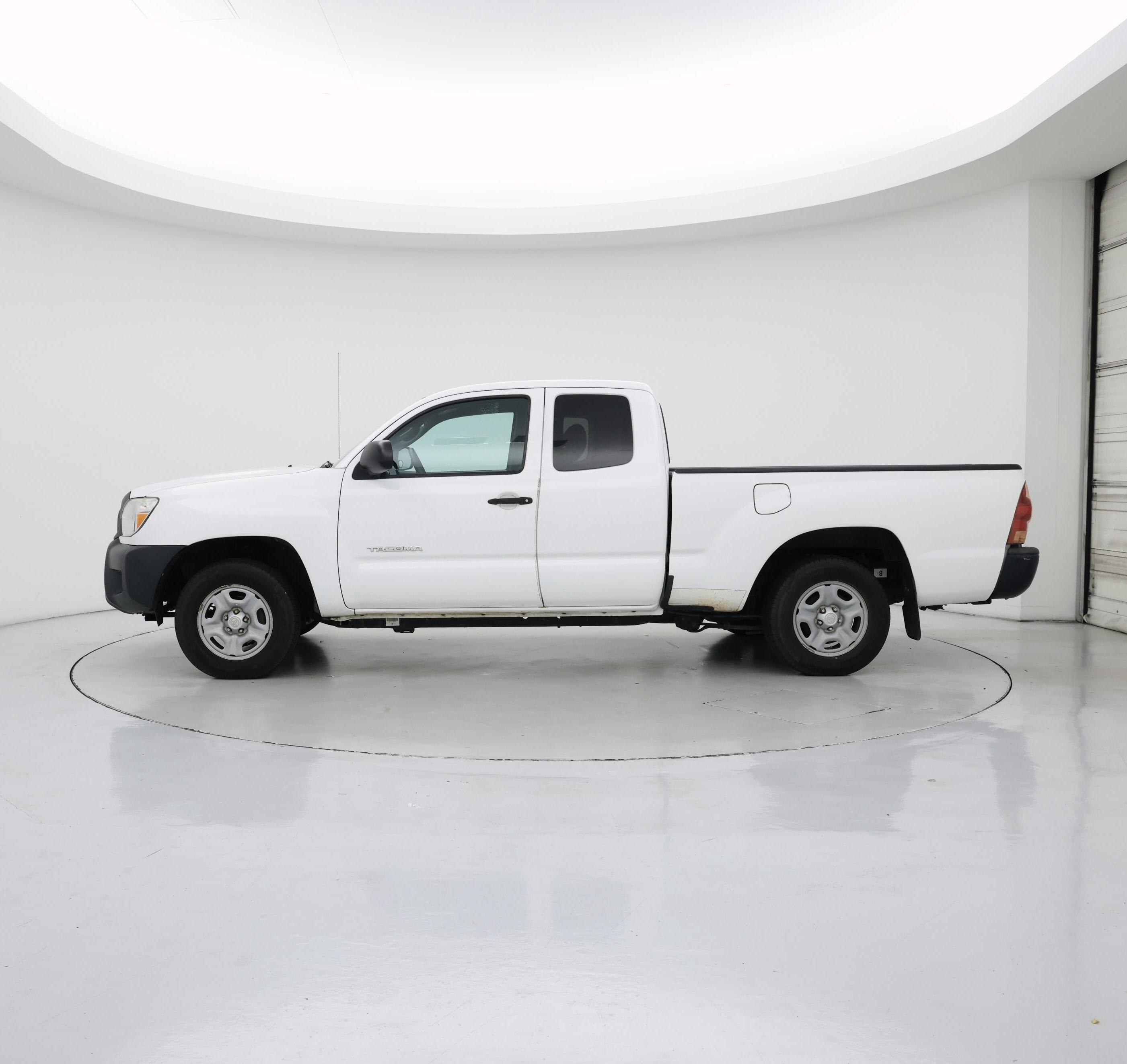 Thumbnail: 2014 Toyota Tacoma - 3