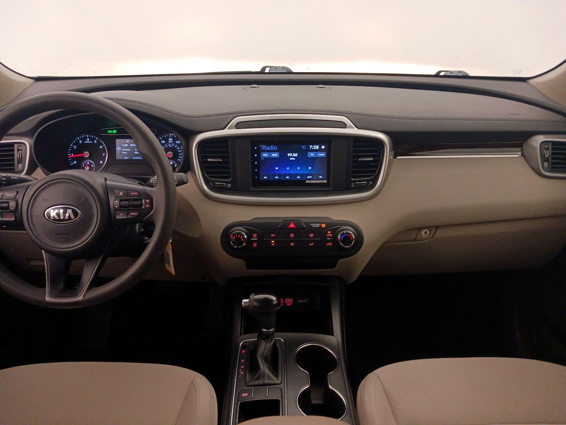 Thumbnail: 2016 Kia Sorento - 9