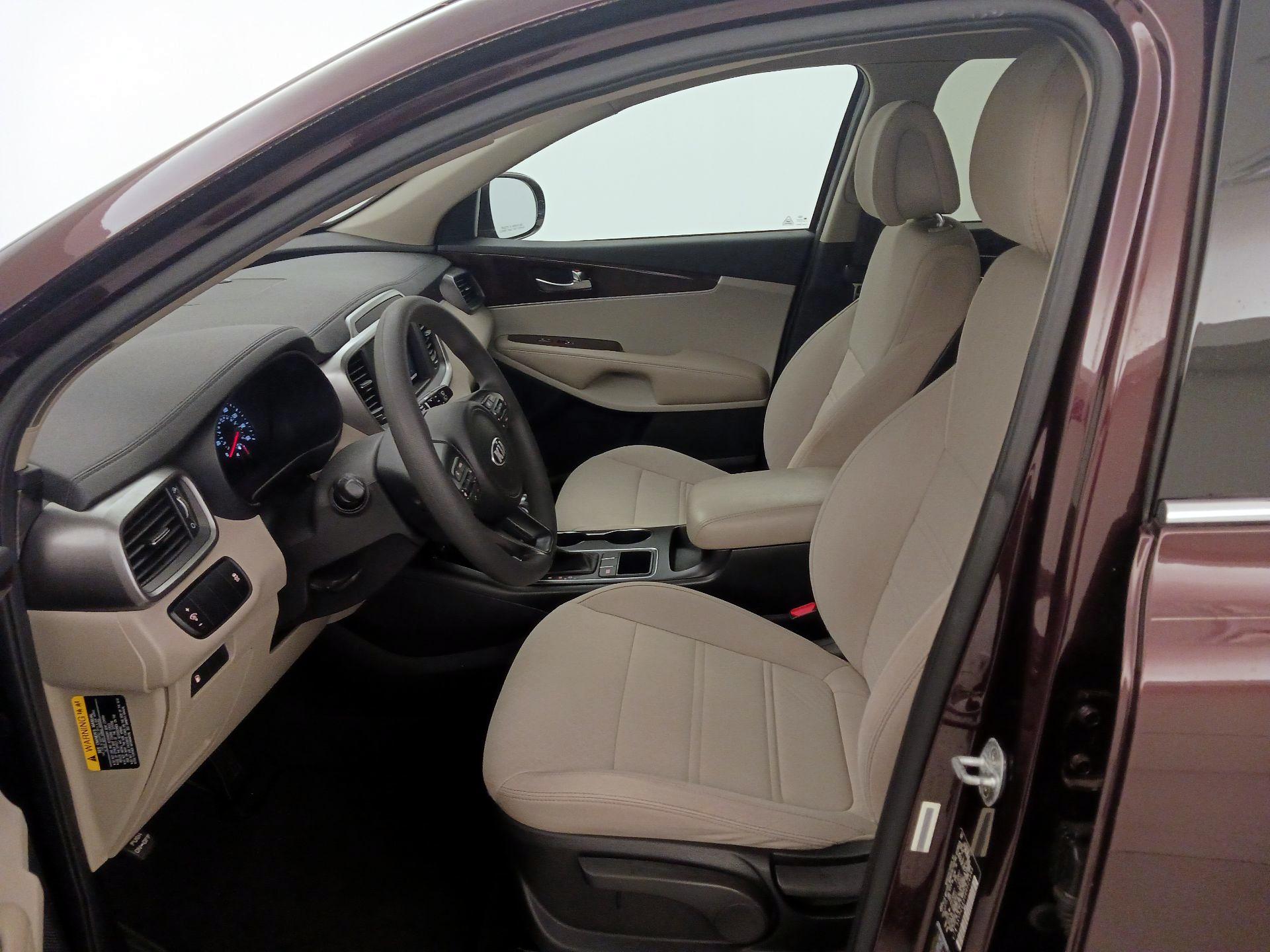 Thumbnail: 2016 Kia Sorento - 11