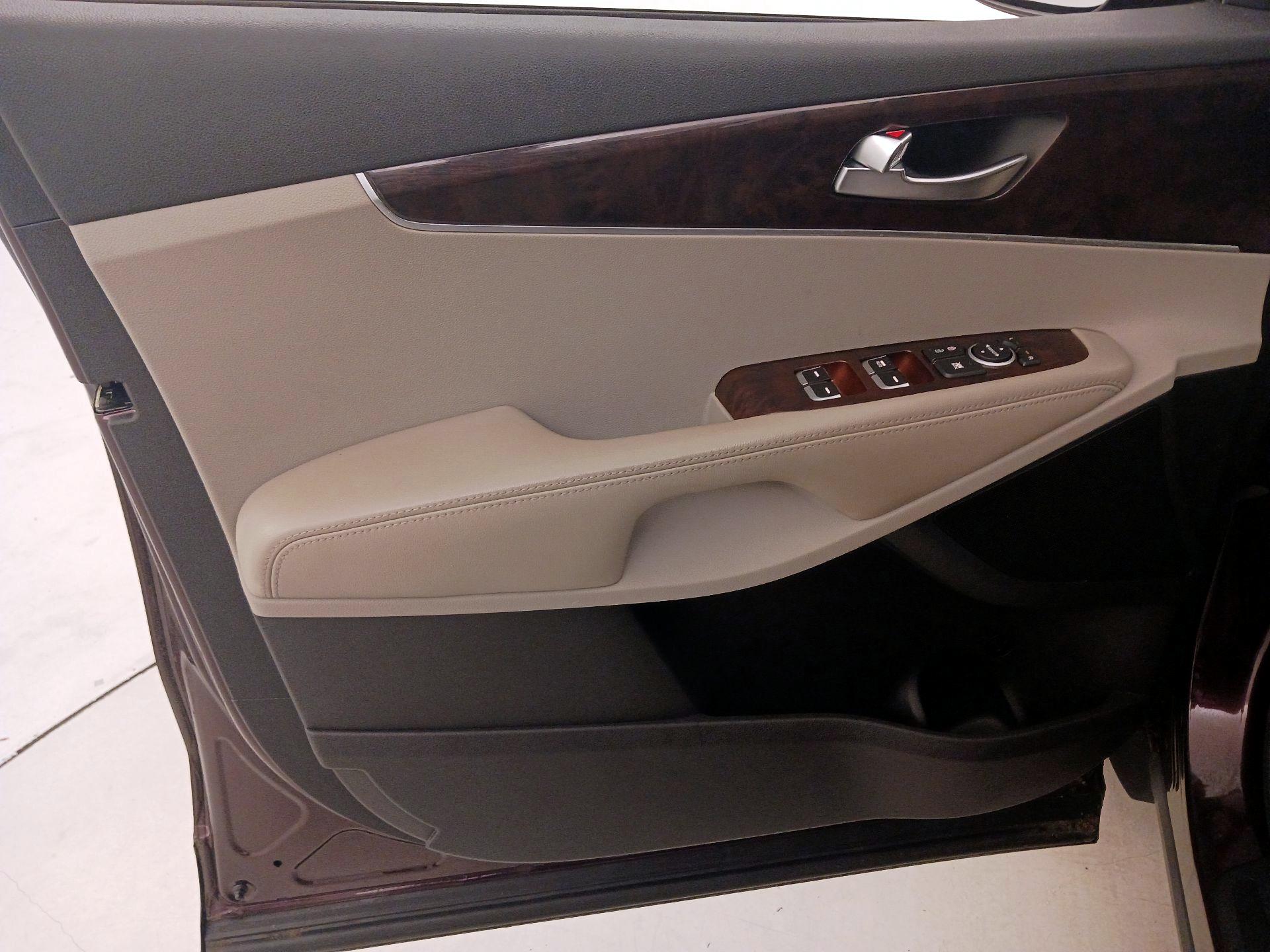 Thumbnail: 2016 Kia Sorento - 12