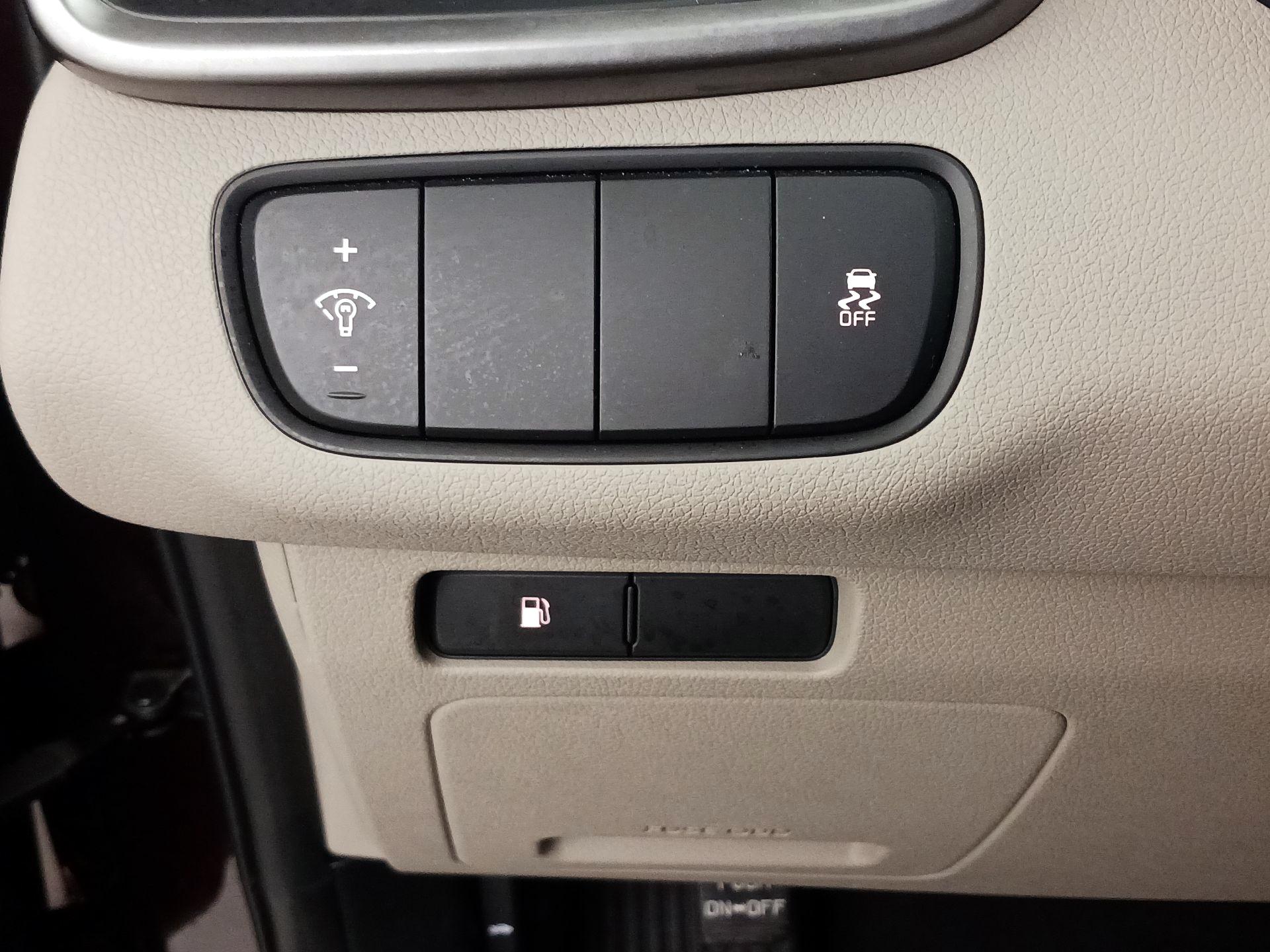 Thumbnail: 2016 Kia Sorento - 13