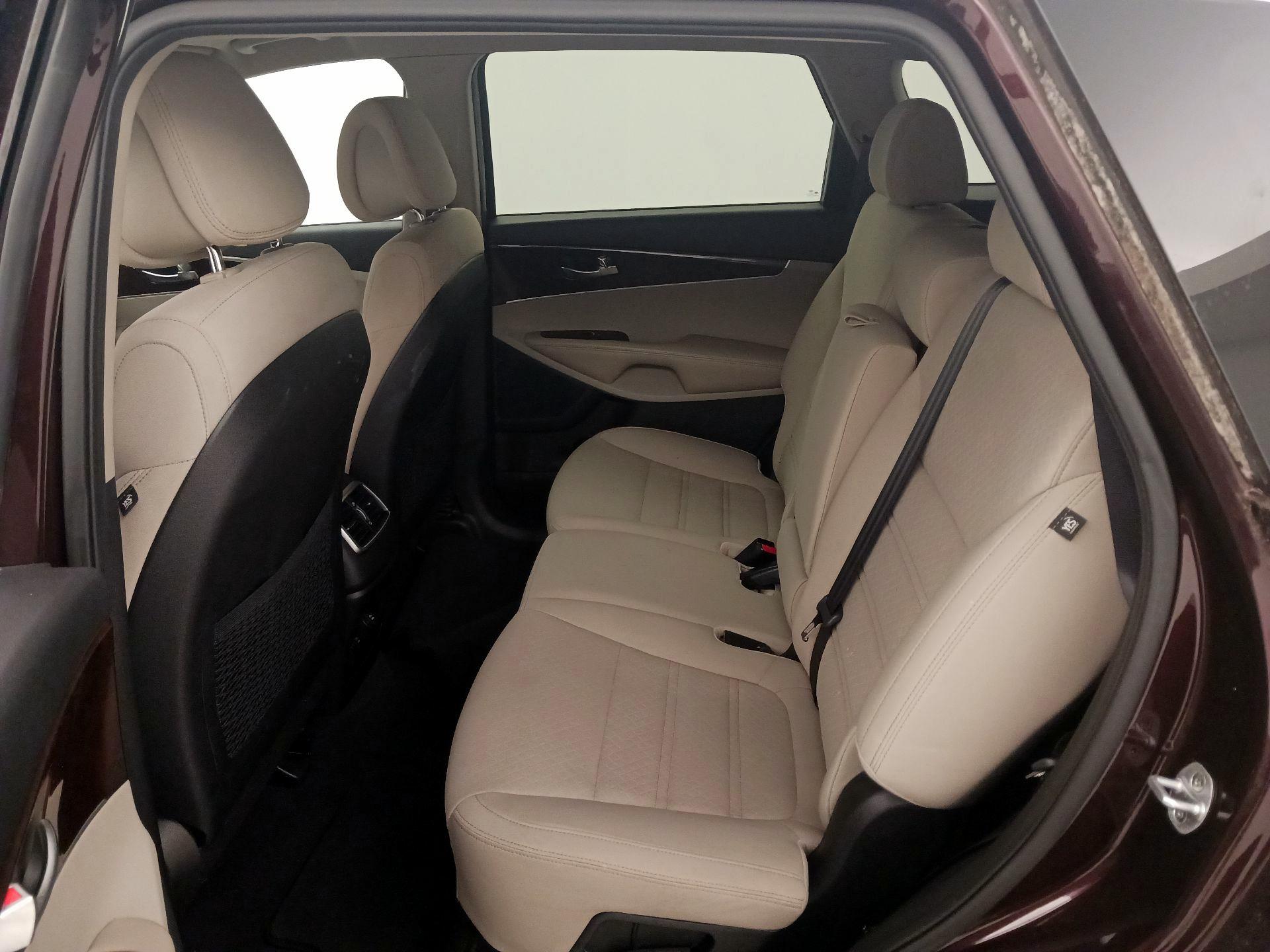 Thumbnail: 2016 Kia Sorento - 19