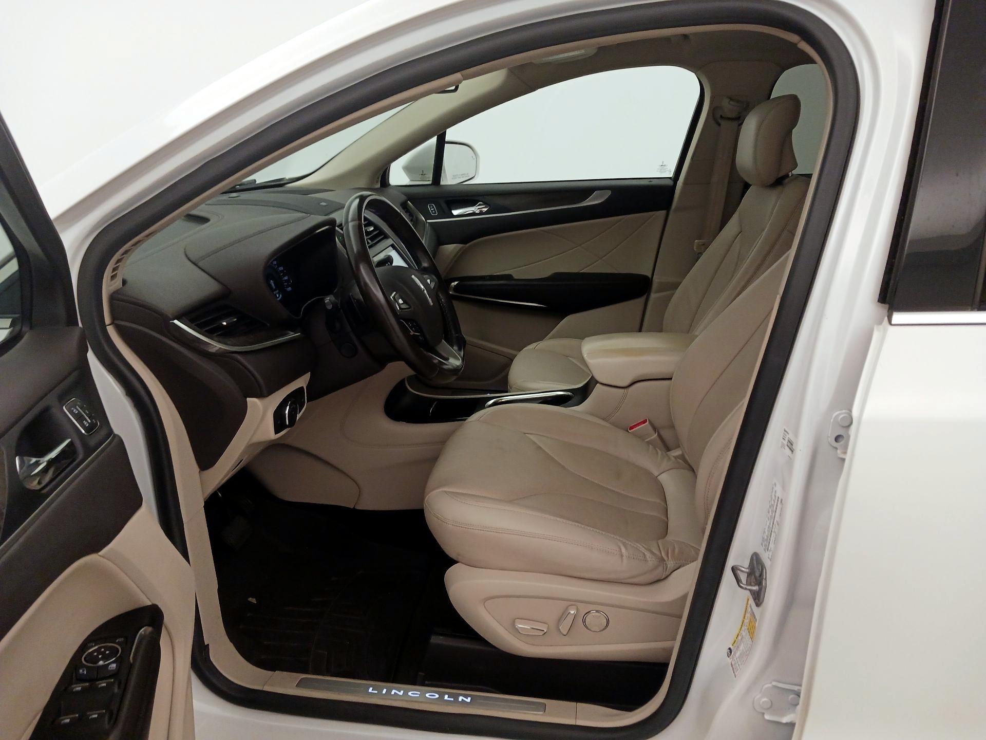Thumbnail: 2019 Lincoln MKC - 11