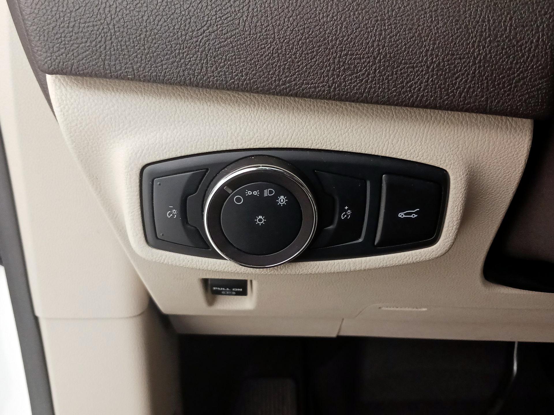 Thumbnail: 2019 Lincoln MKC - 13