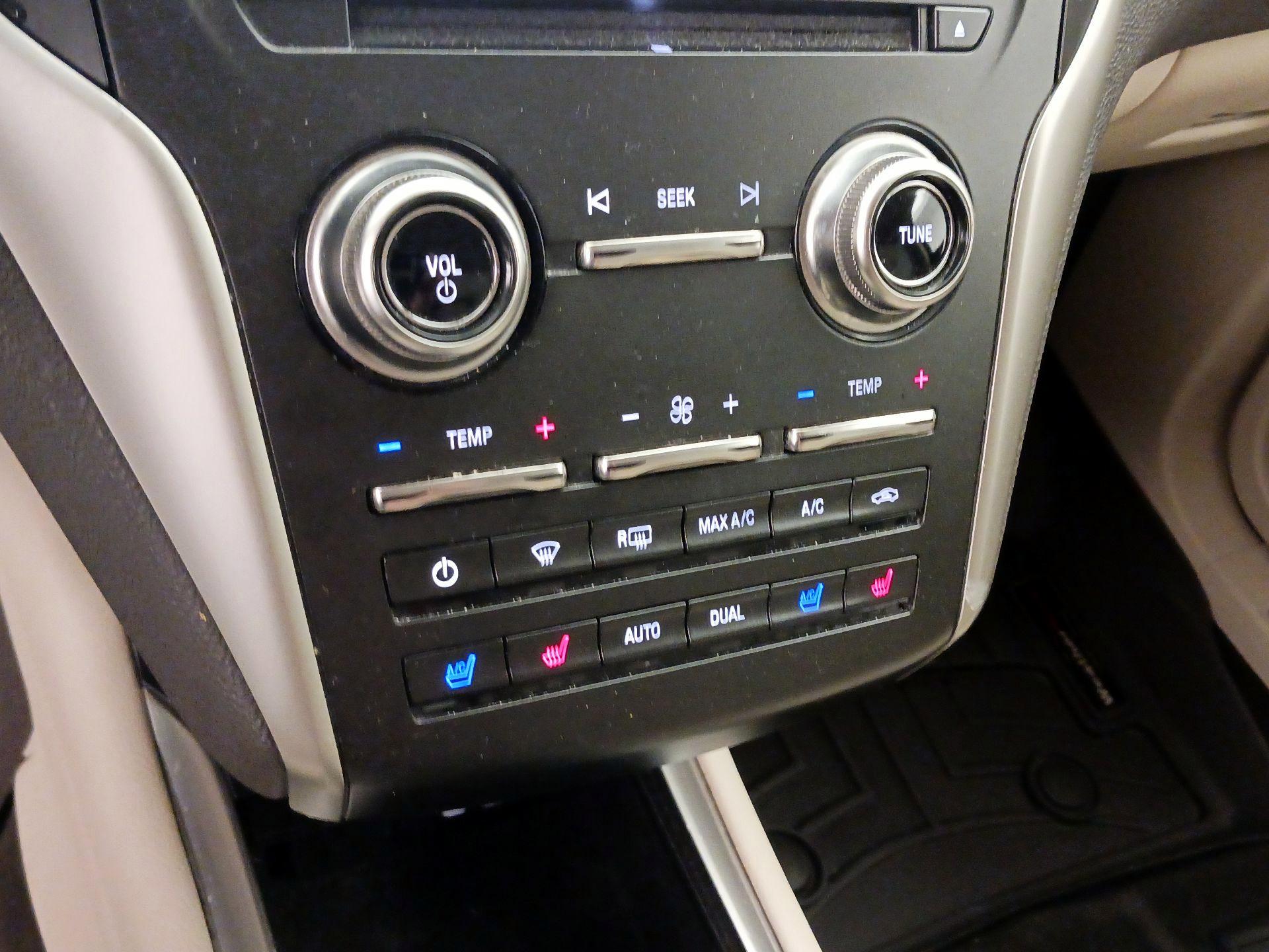 Thumbnail: 2019 Lincoln MKC - 17