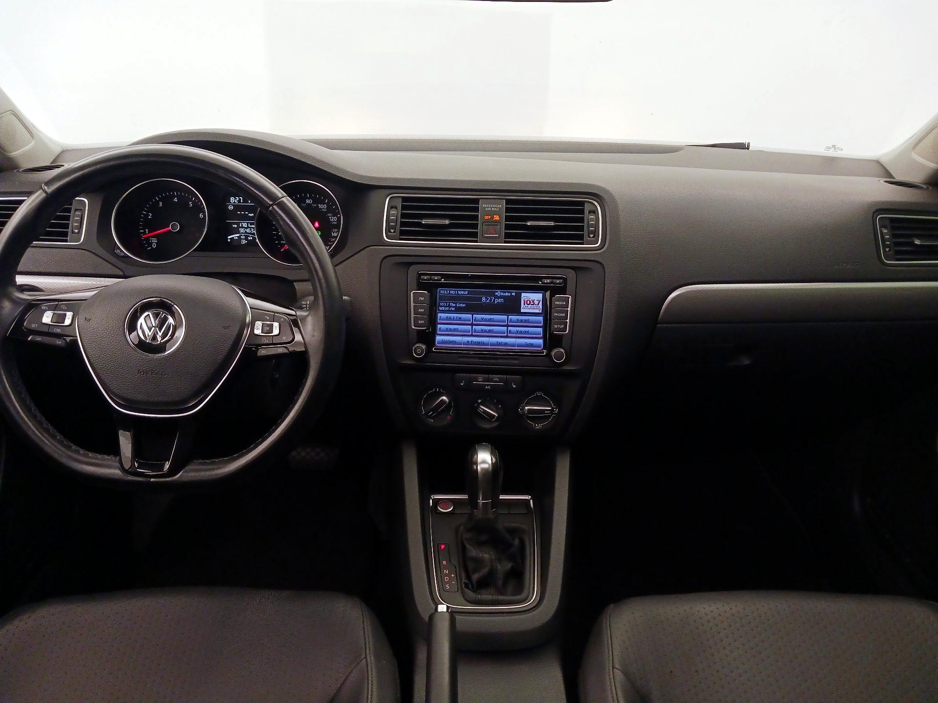 Thumbnail: 2015 Volkswagen Jetta - 9