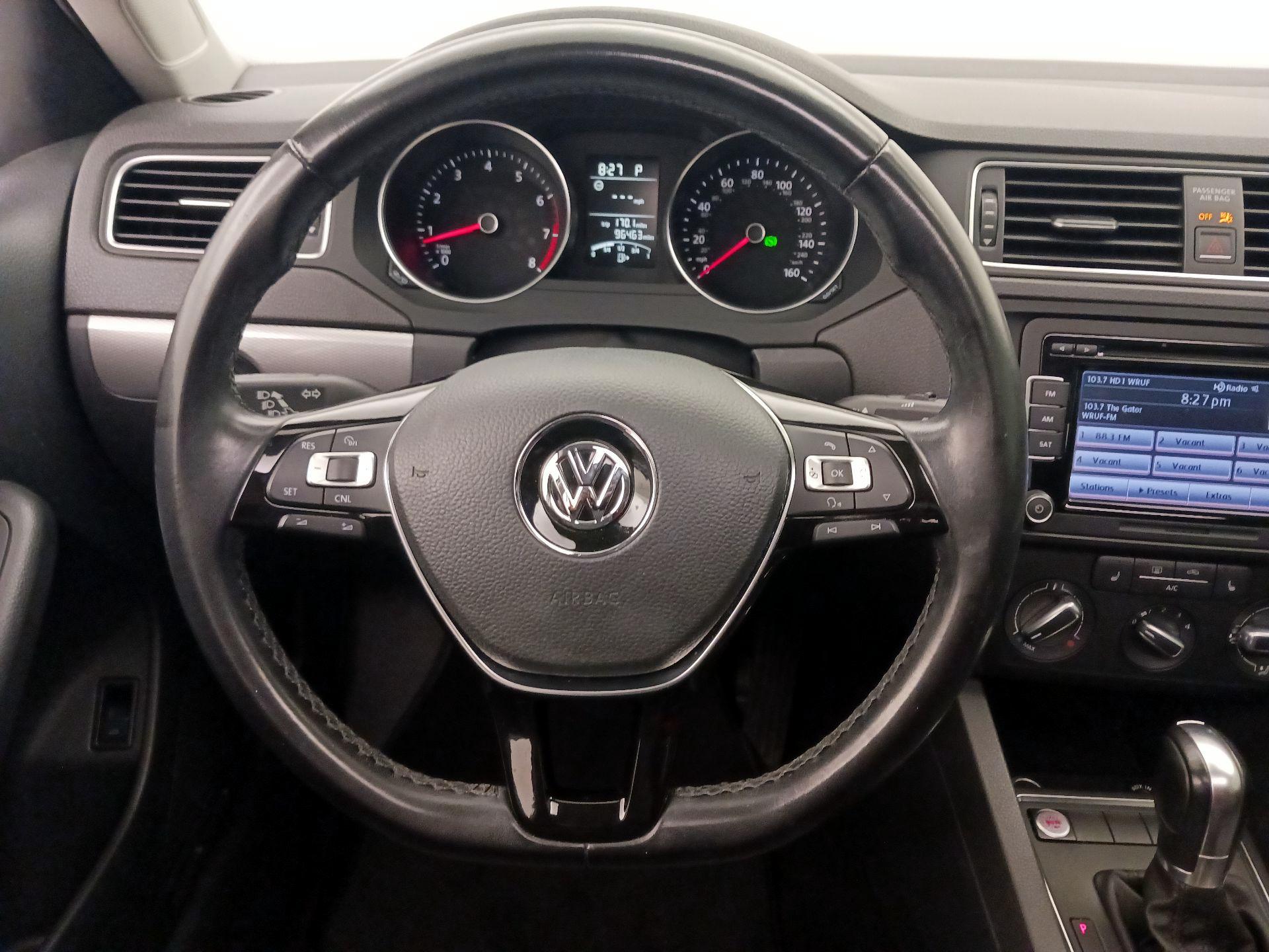 Thumbnail: 2015 Volkswagen Jetta - 10