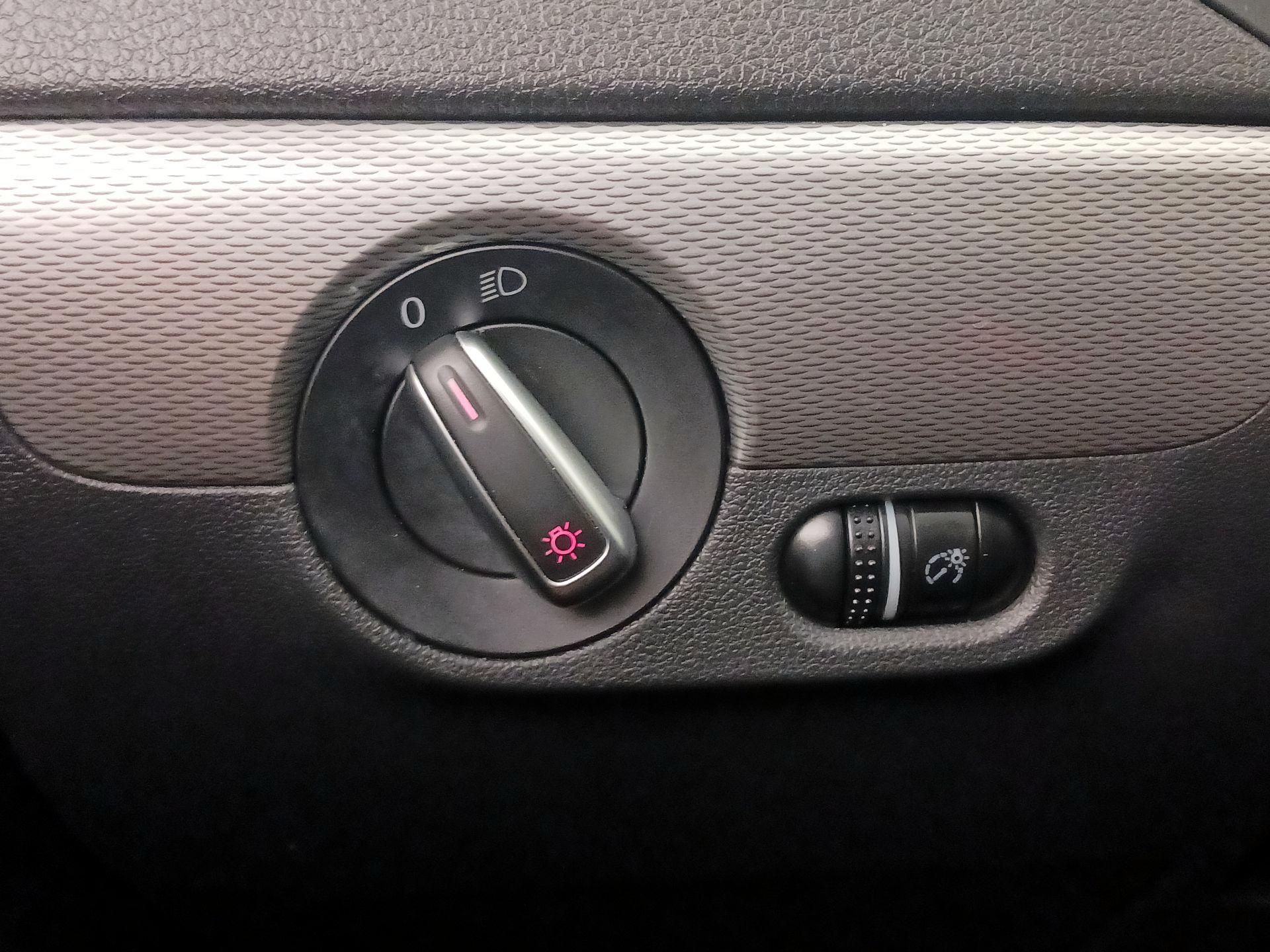 Thumbnail: 2015 Volkswagen Jetta - 13