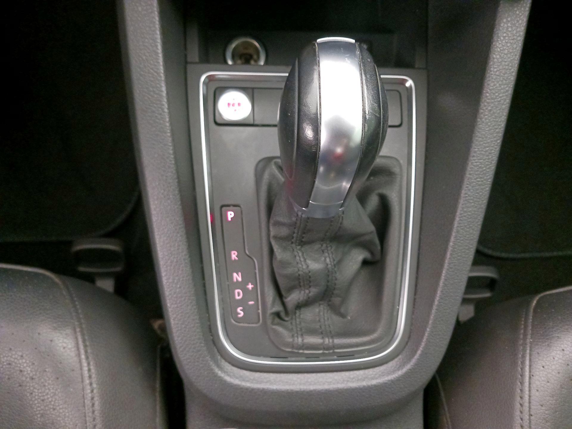 Thumbnail: 2015 Volkswagen Jetta - 17