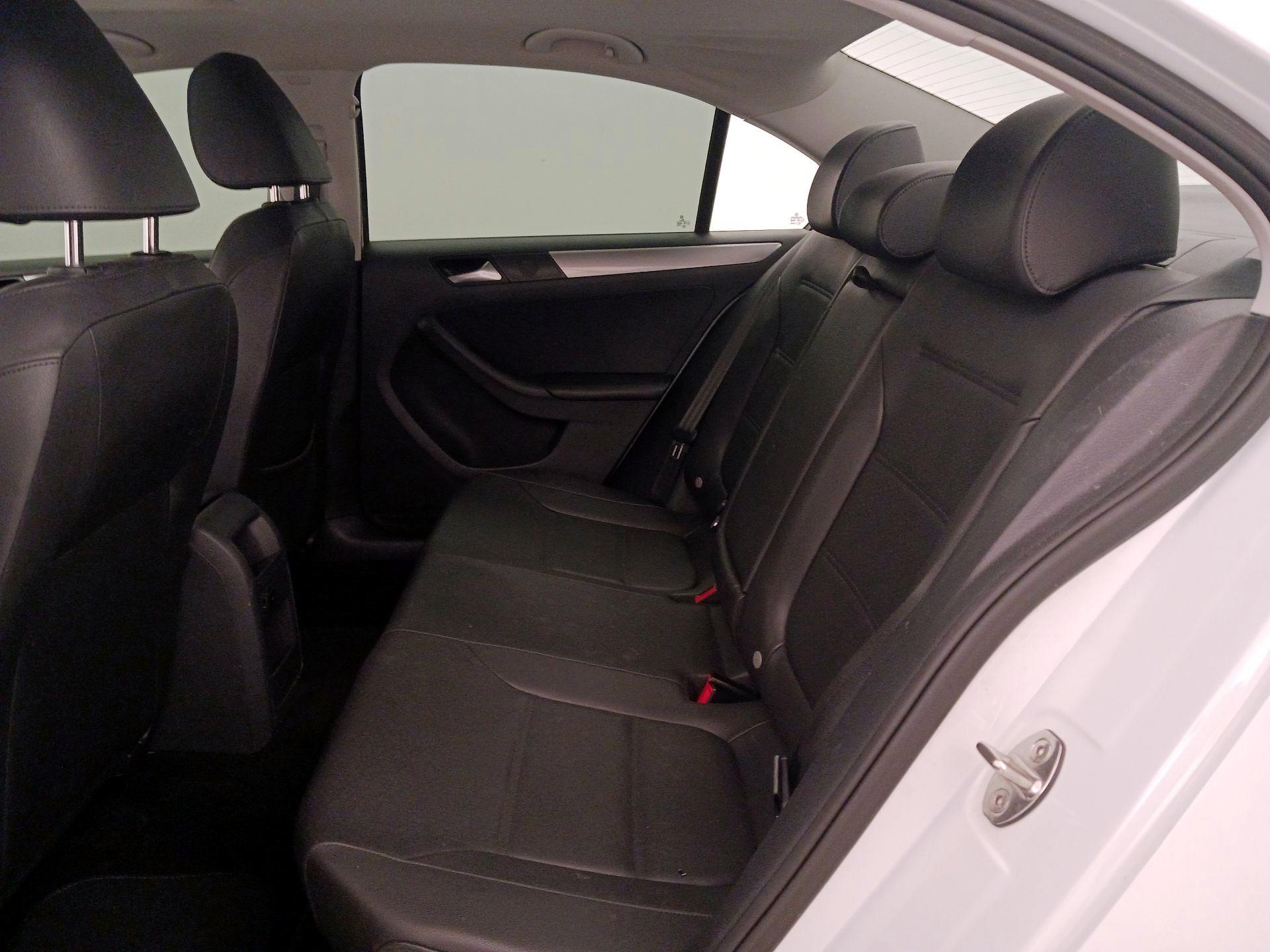 Thumbnail: 2015 Volkswagen Jetta - 20