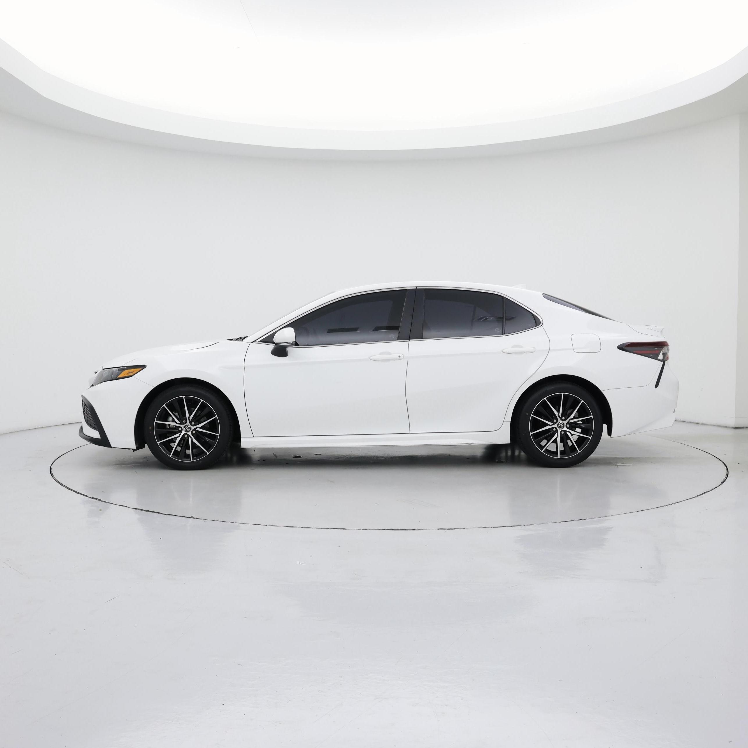 Thumbnail: 2023 Toyota Camry - 3