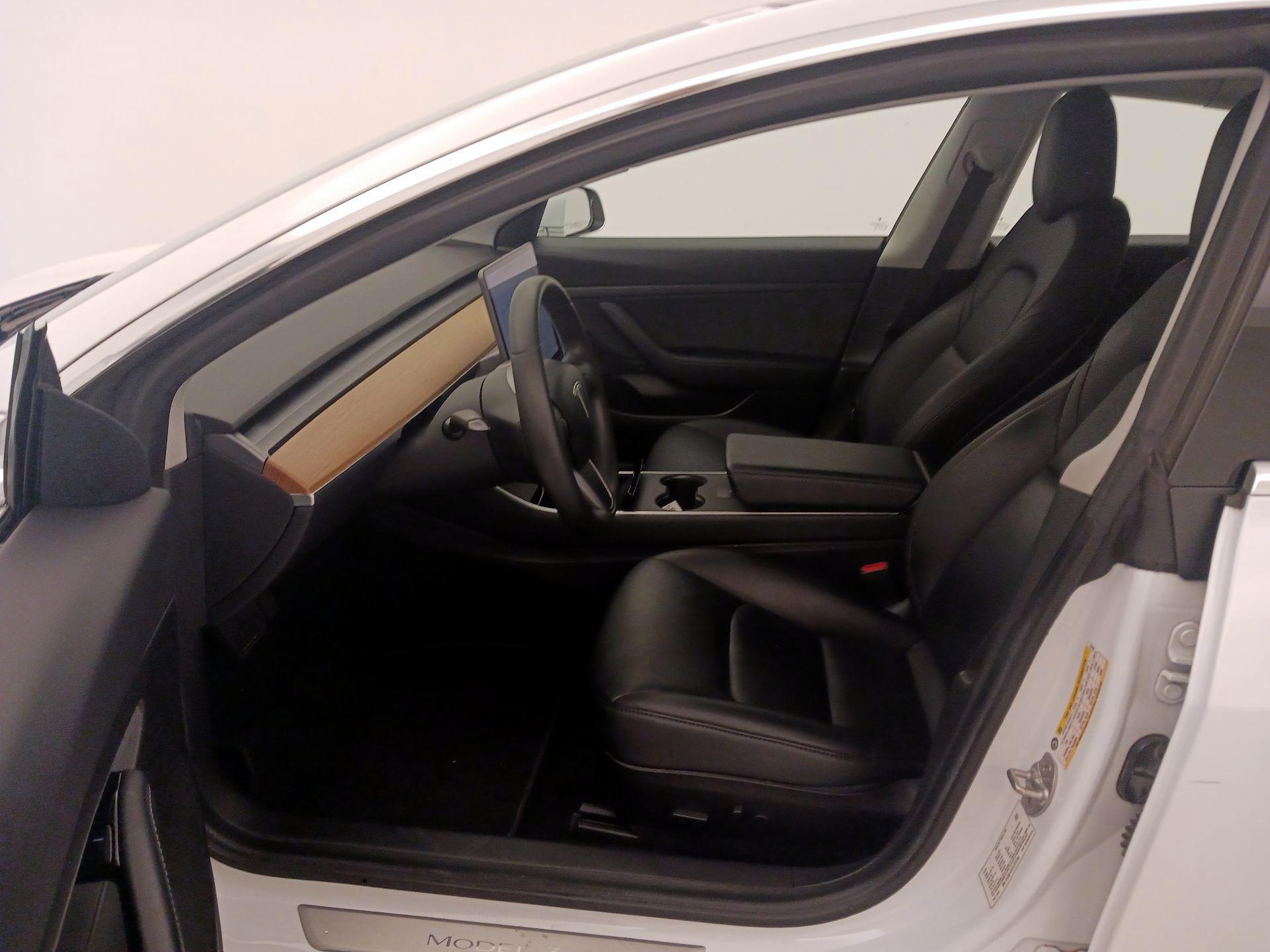 Thumbnail: 2020 Tesla Model 3 - 11