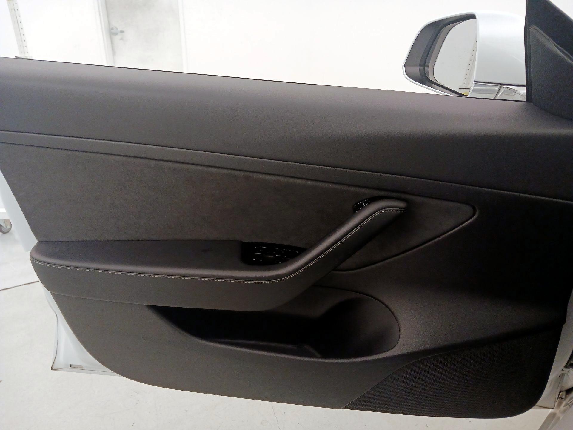 Thumbnail: 2020 Tesla Model 3 - 12