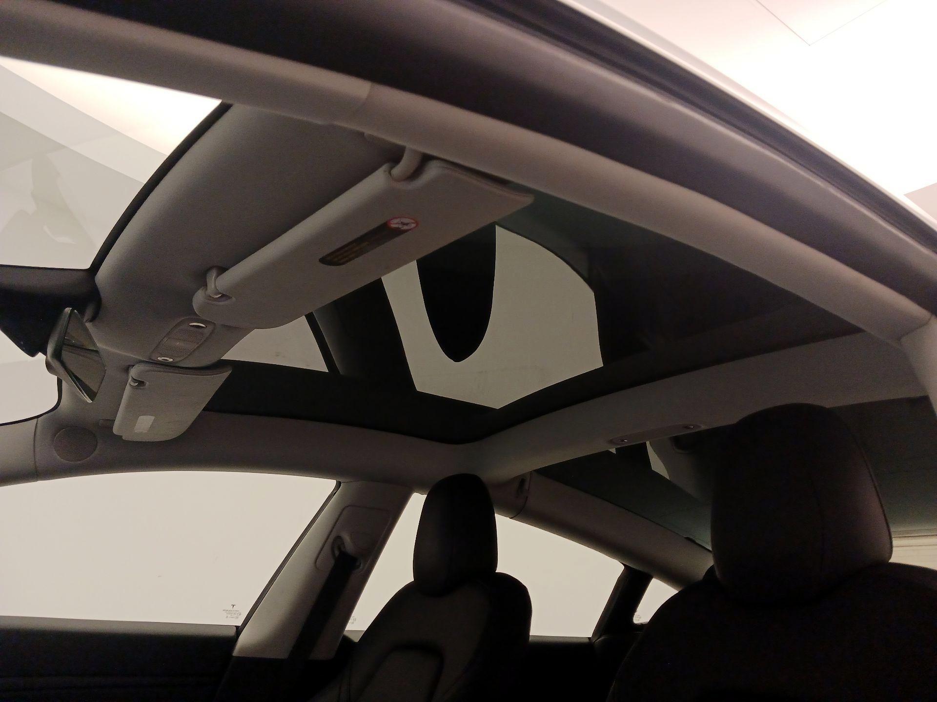Thumbnail: 2020 Tesla Model 3 - 19
