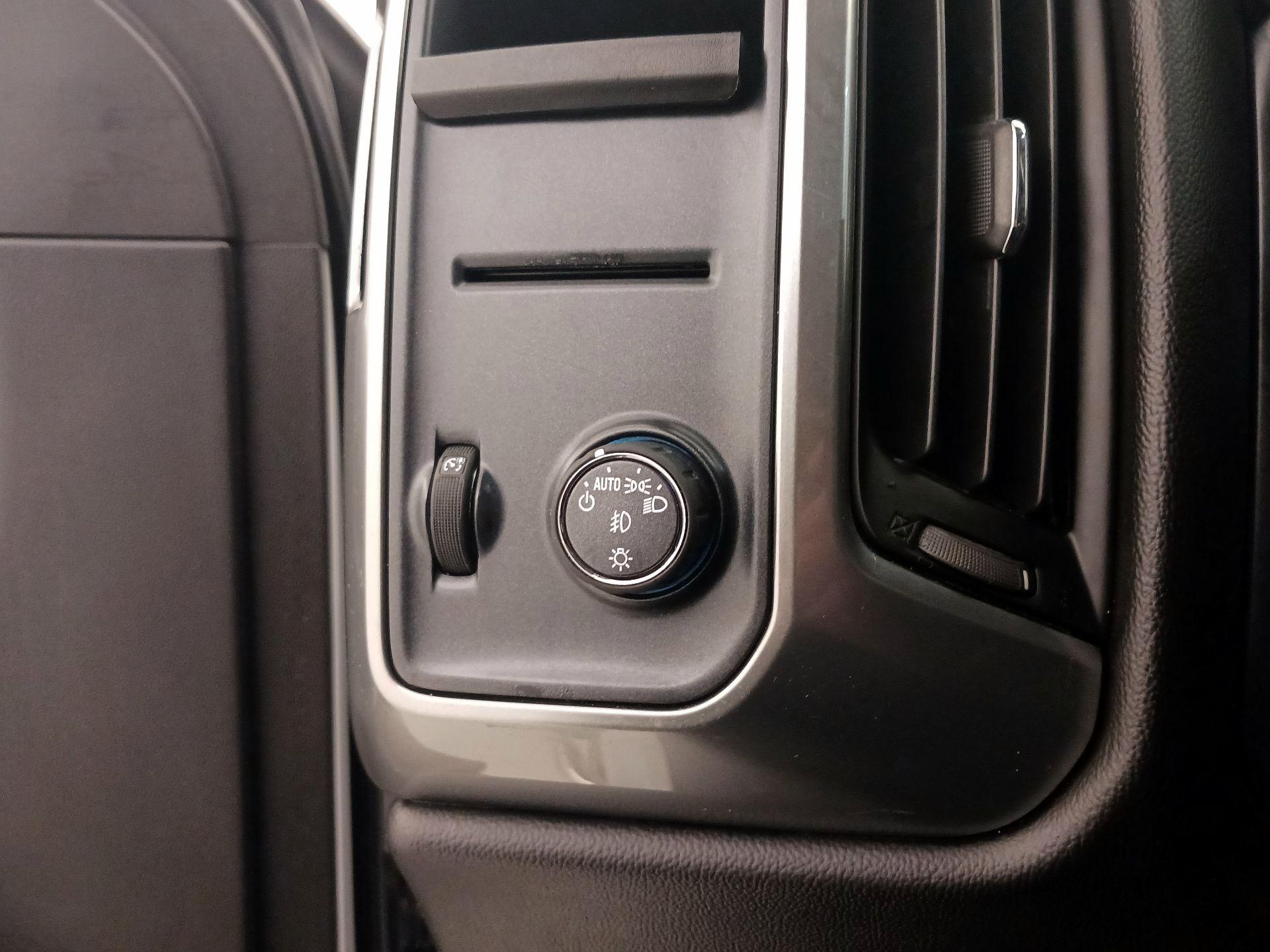 Thumbnail: 2017 Chevrolet Silverado 1500 - 13
