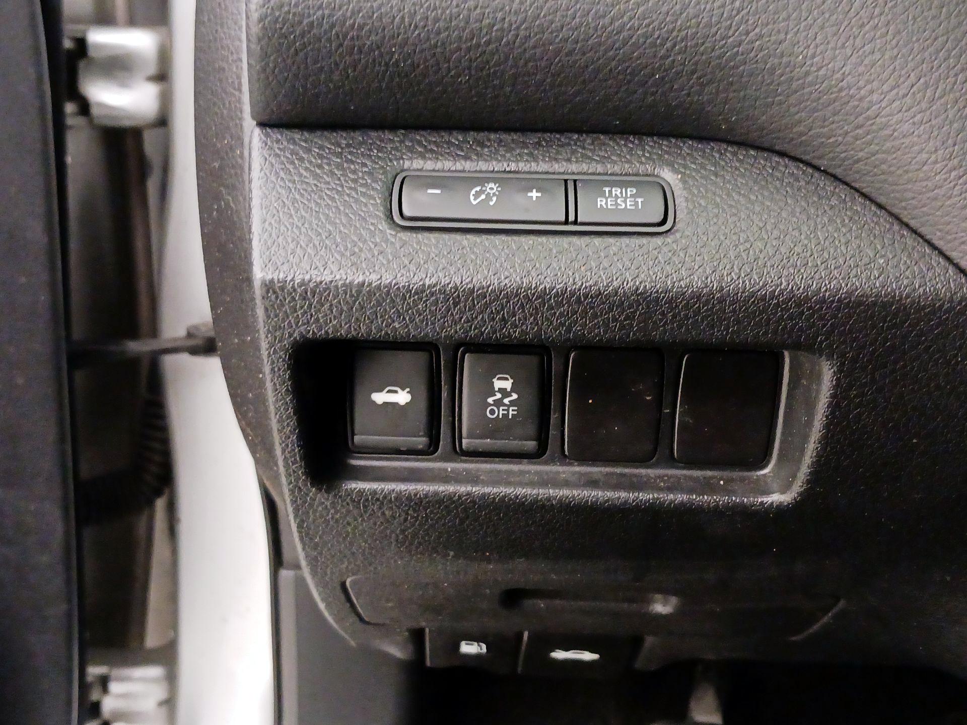 Thumbnail: 2016 Nissan Altima - 13