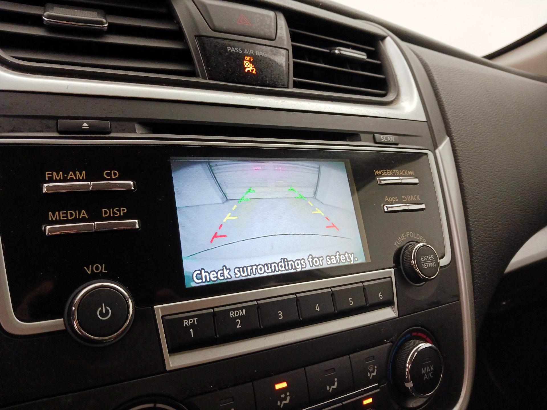 Thumbnail: 2016 Nissan Altima - 14