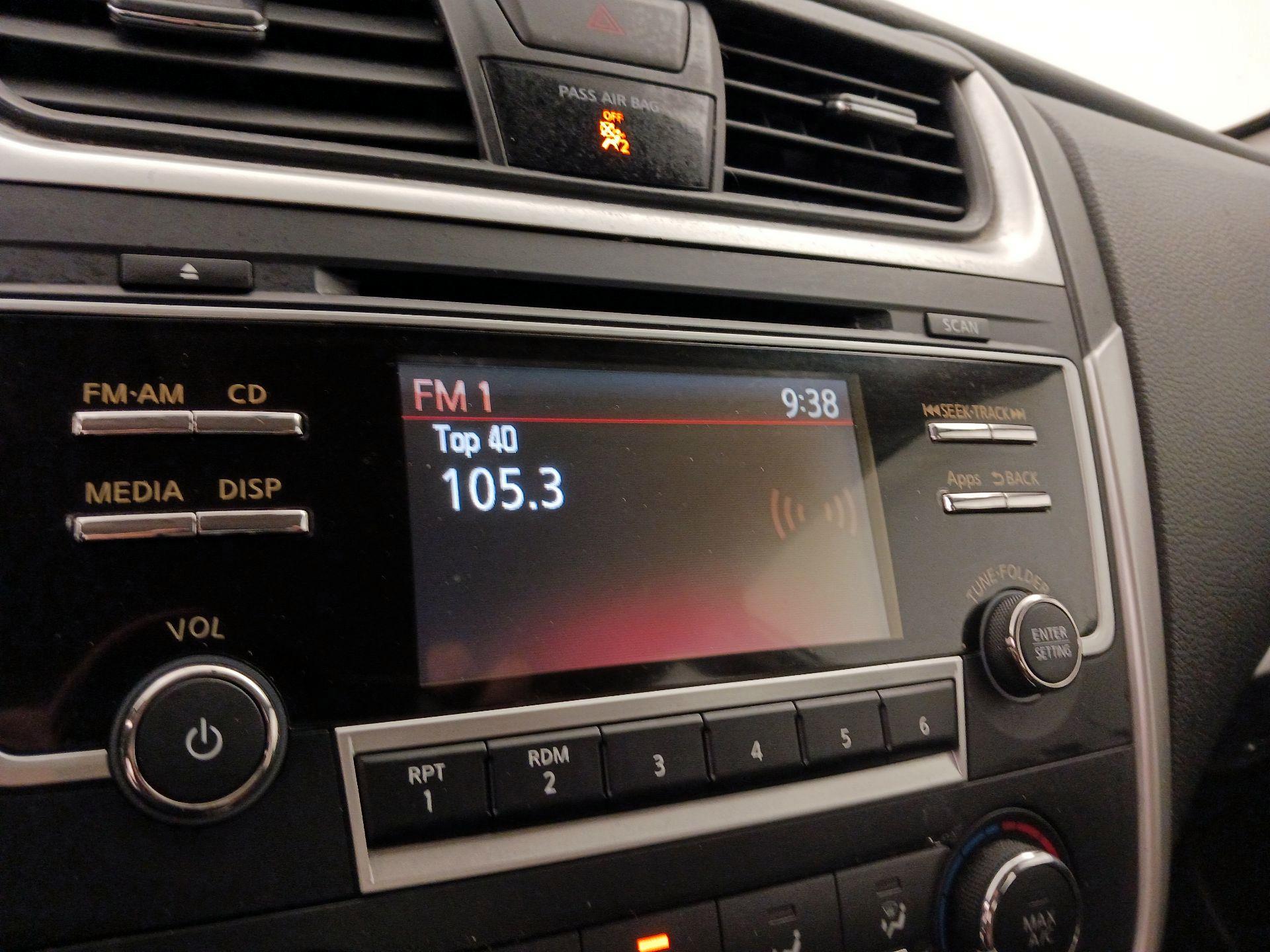 Thumbnail: 2016 Nissan Altima - 15