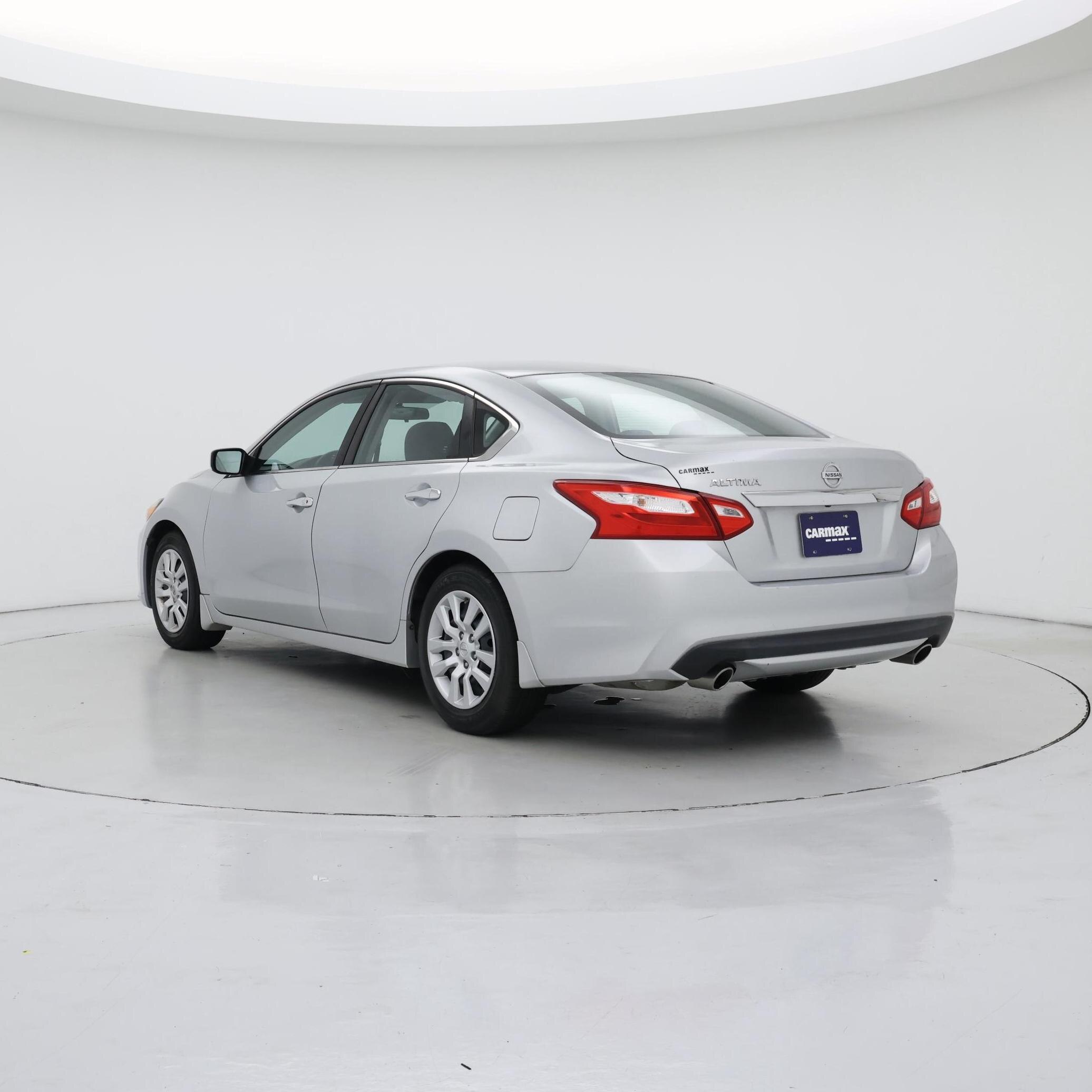 Thumbnail: 2016 Nissan Altima - 2