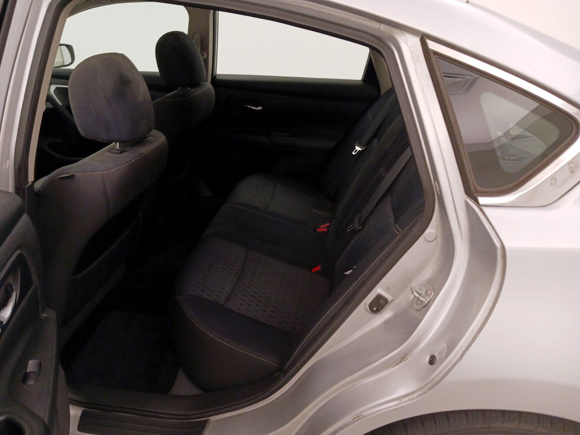 Thumbnail: 2016 Nissan Altima - 19
