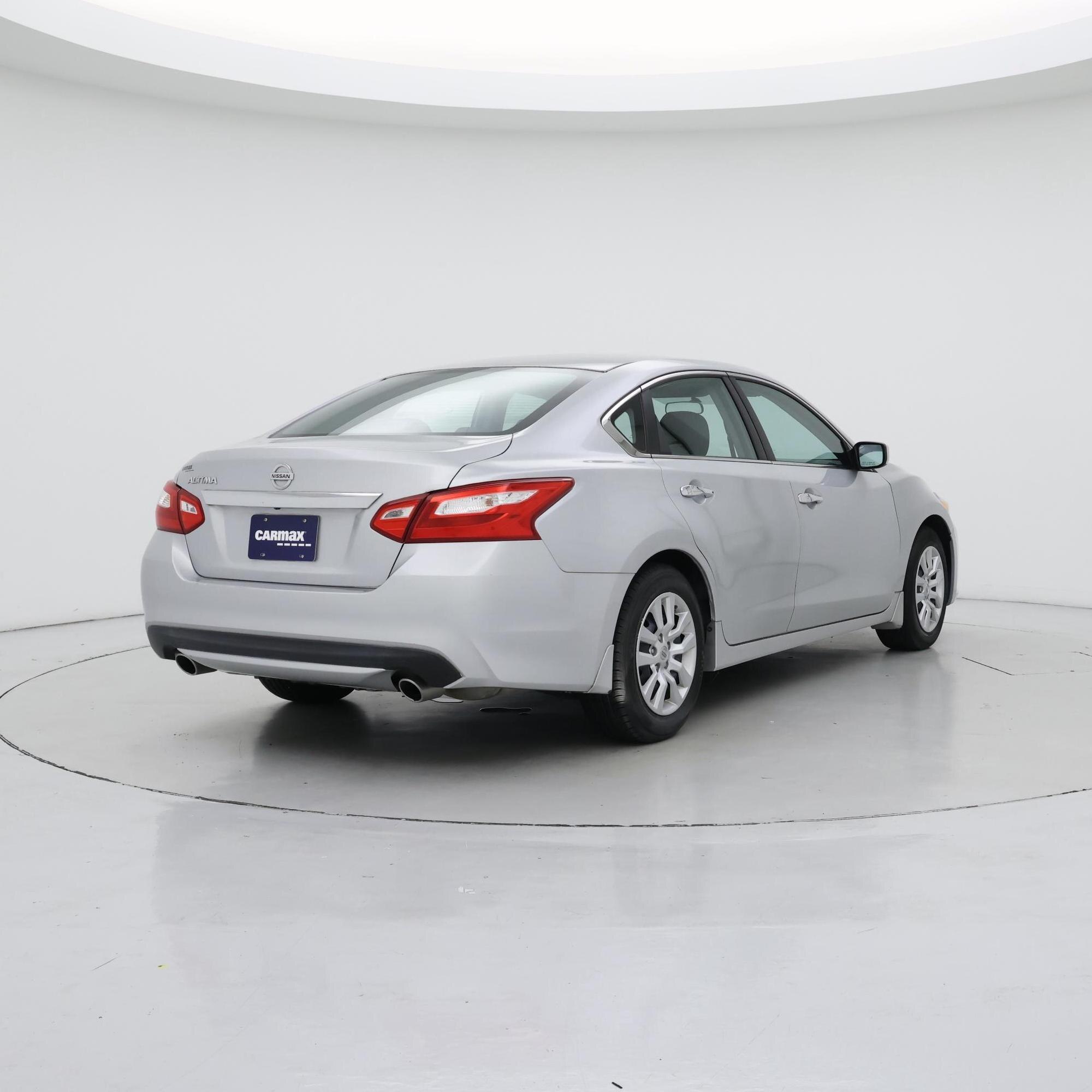 Thumbnail: 2016 Nissan Altima - 8