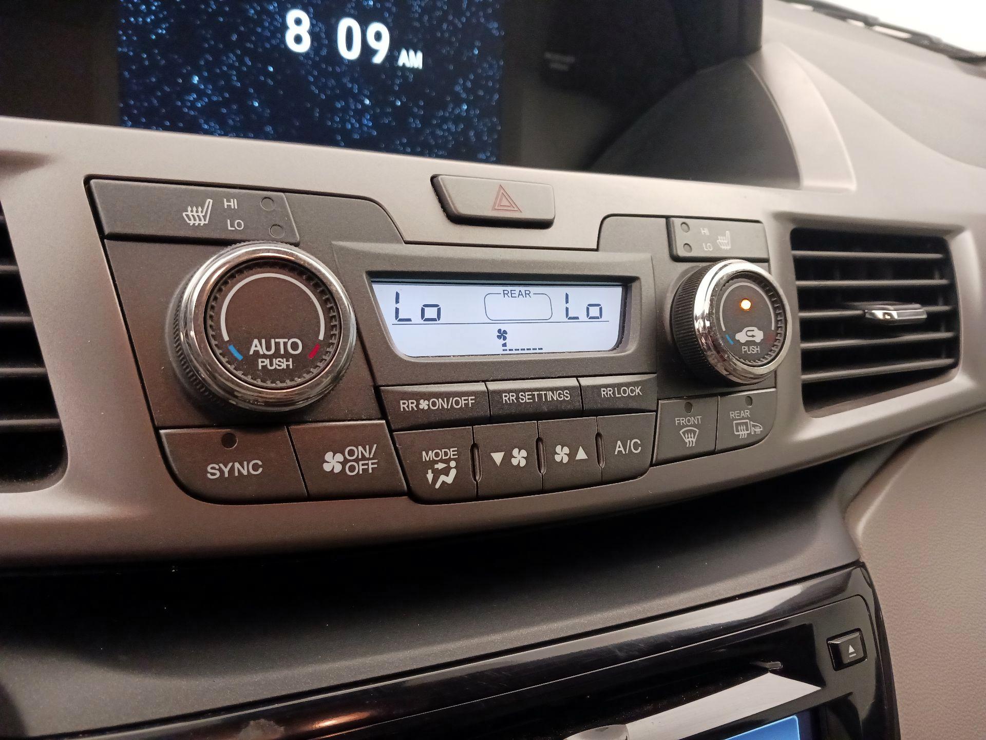 Thumbnail: 2015 Honda Odyssey - 16