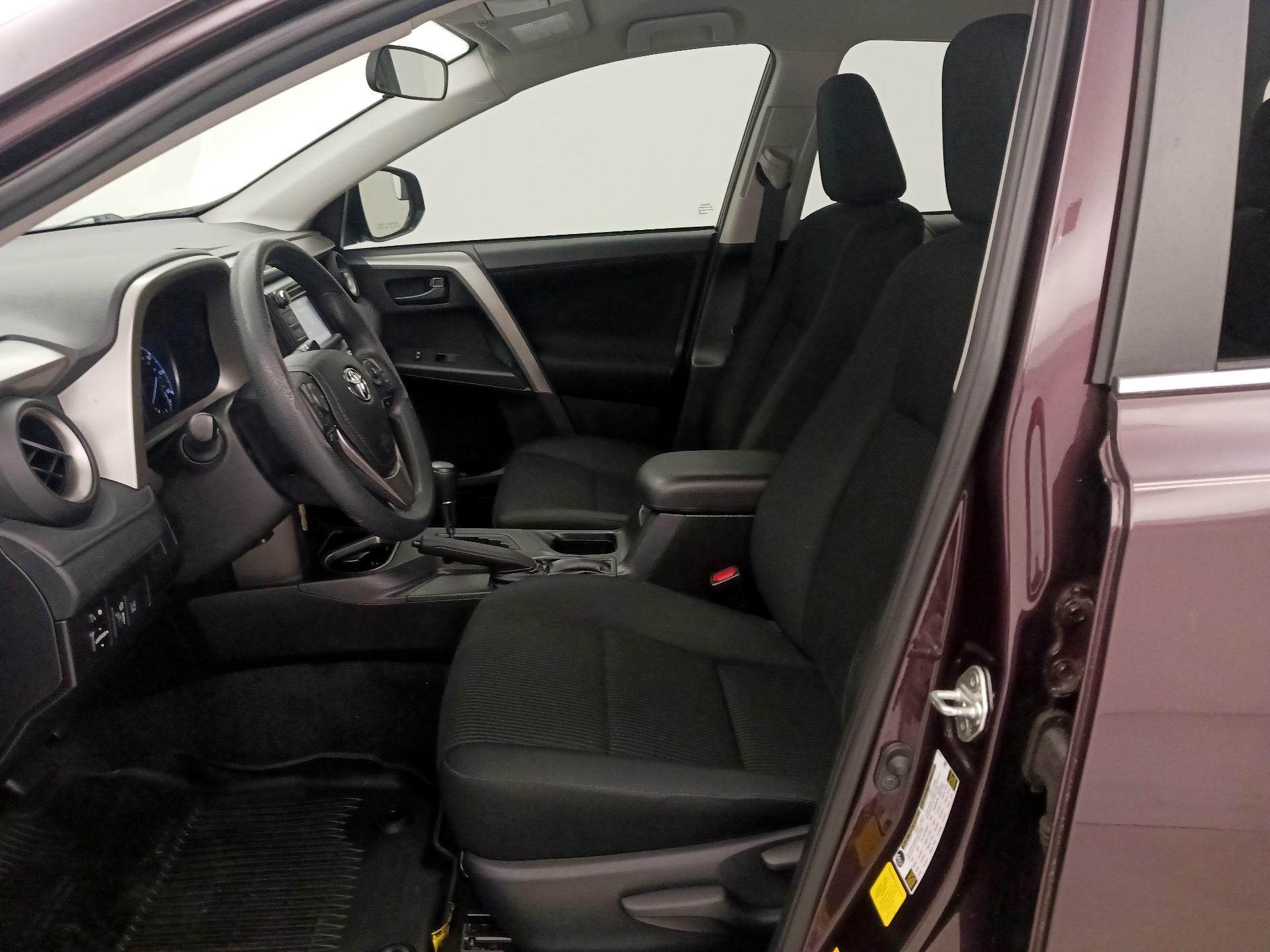 Thumbnail: 2018 Toyota RAV4 - 11