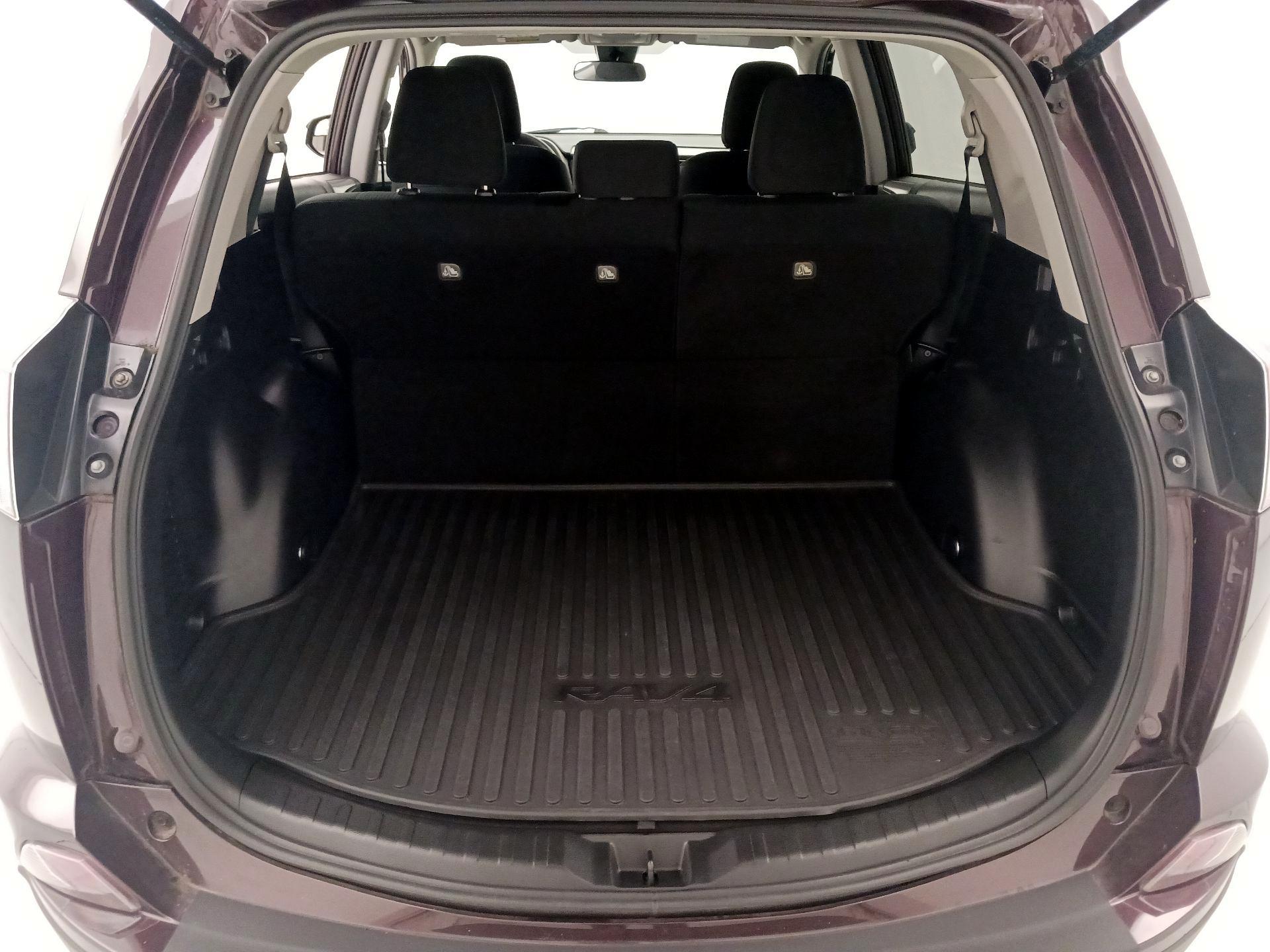 Thumbnail: 2018 Toyota RAV4 - 20