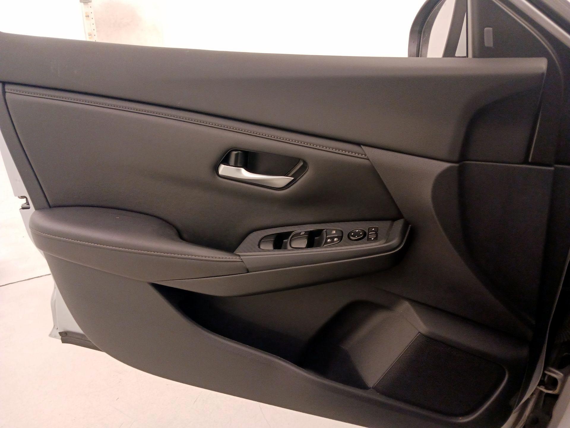 Thumbnail: 2022 Nissan Sentra - 12