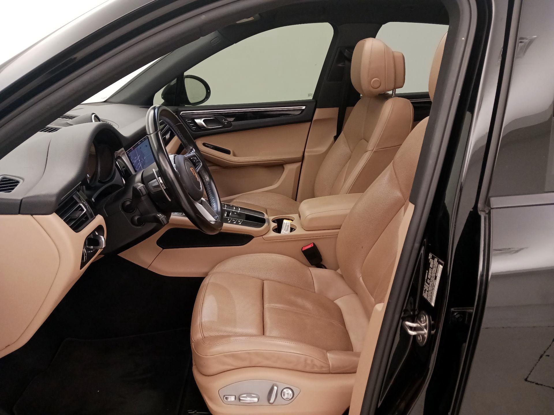 Thumbnail: 2020 Porsche Macan - 11
