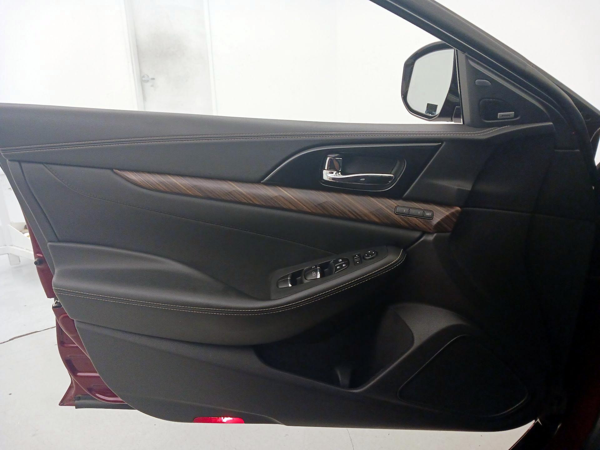 Thumbnail: 2017 Nissan Maxima - 12