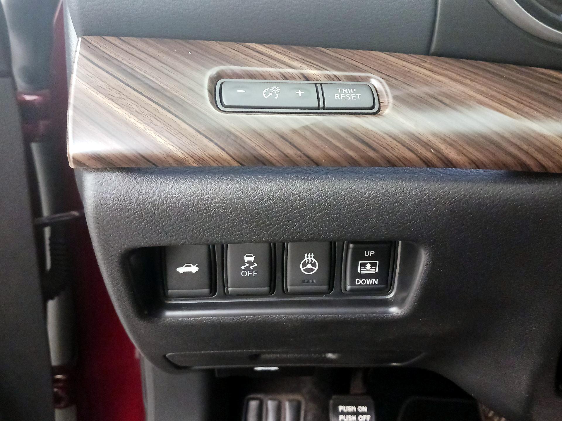 Thumbnail: 2017 Nissan Maxima - 13