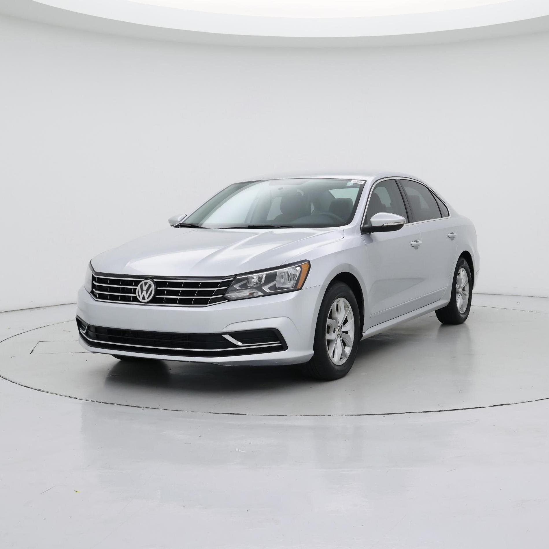 Thumbnail: 2017 Volkswagen Passat - 4