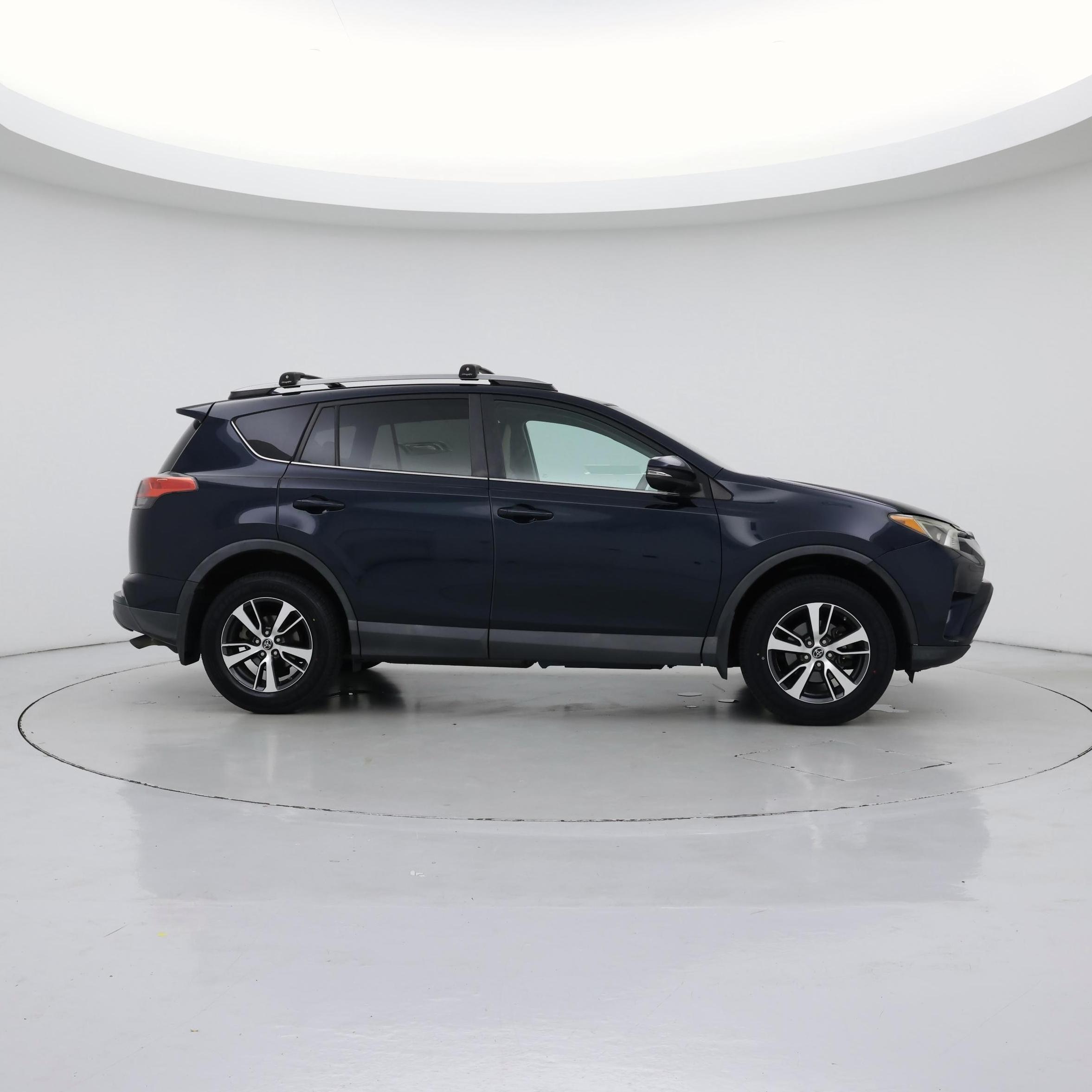 Thumbnail: 2017 Toyota RAV4 - 7