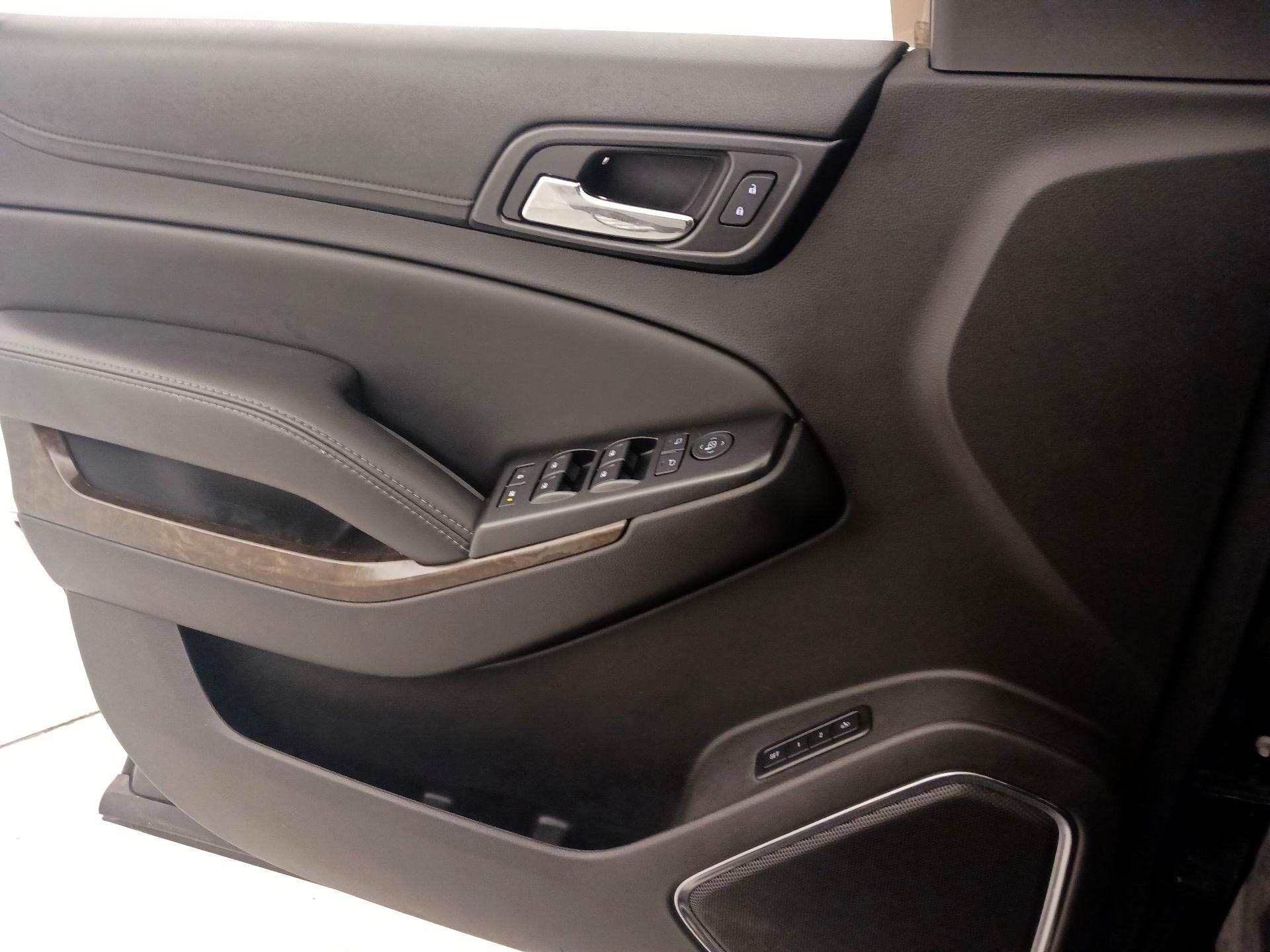 Thumbnail: 2016 Chevrolet Tahoe - 12