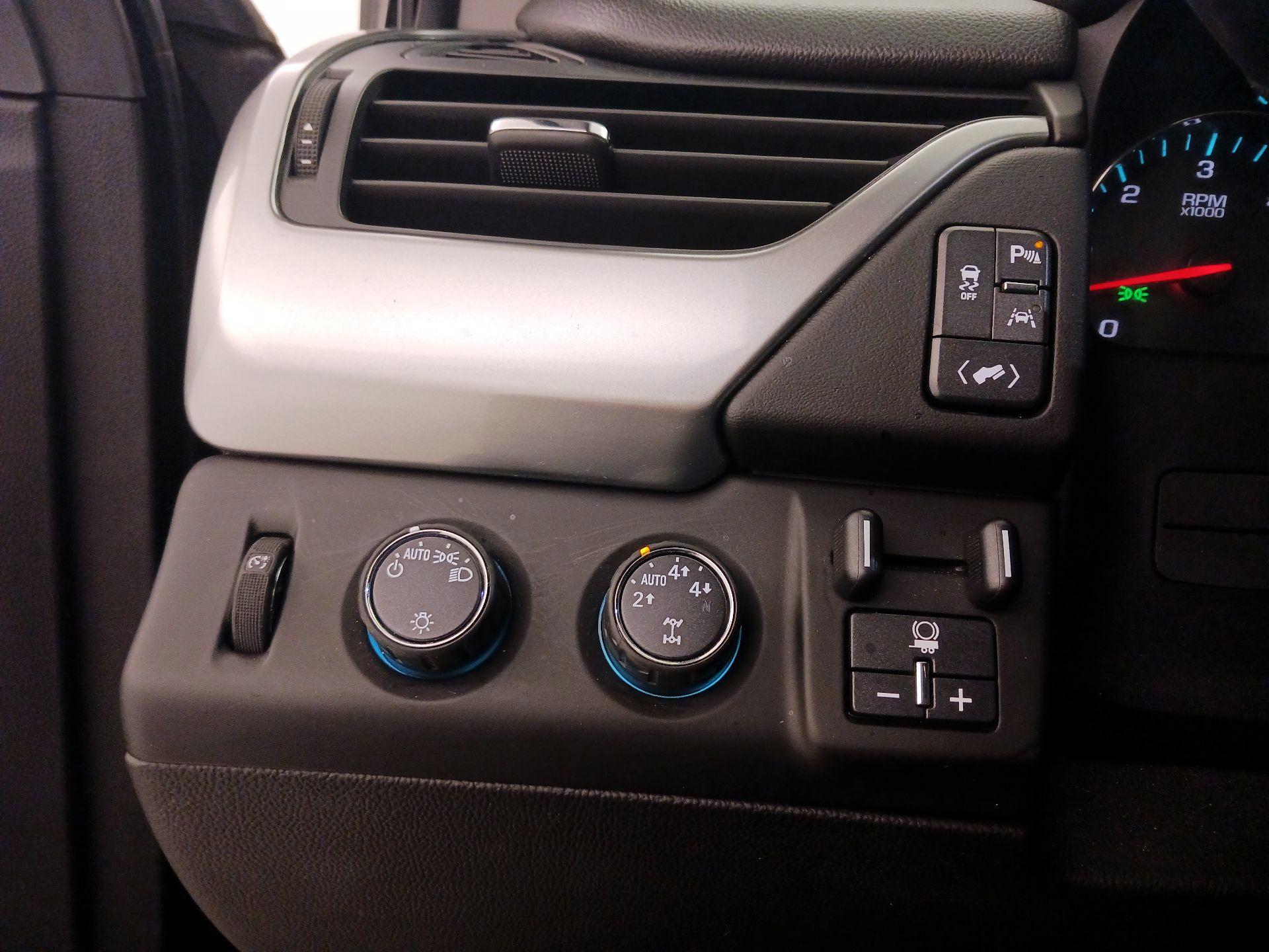 Thumbnail: 2016 Chevrolet Tahoe - 13