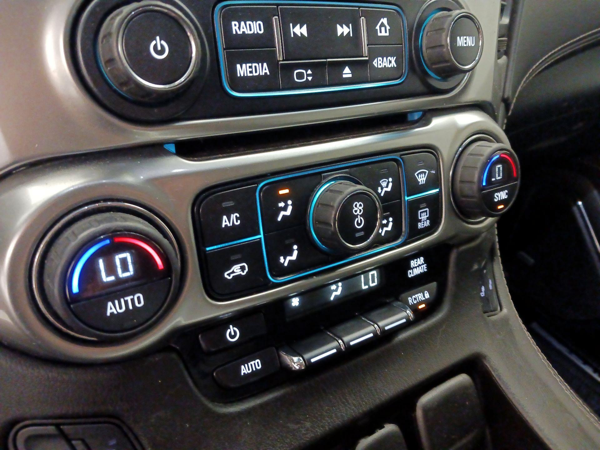 Thumbnail: 2016 Chevrolet Tahoe - 17