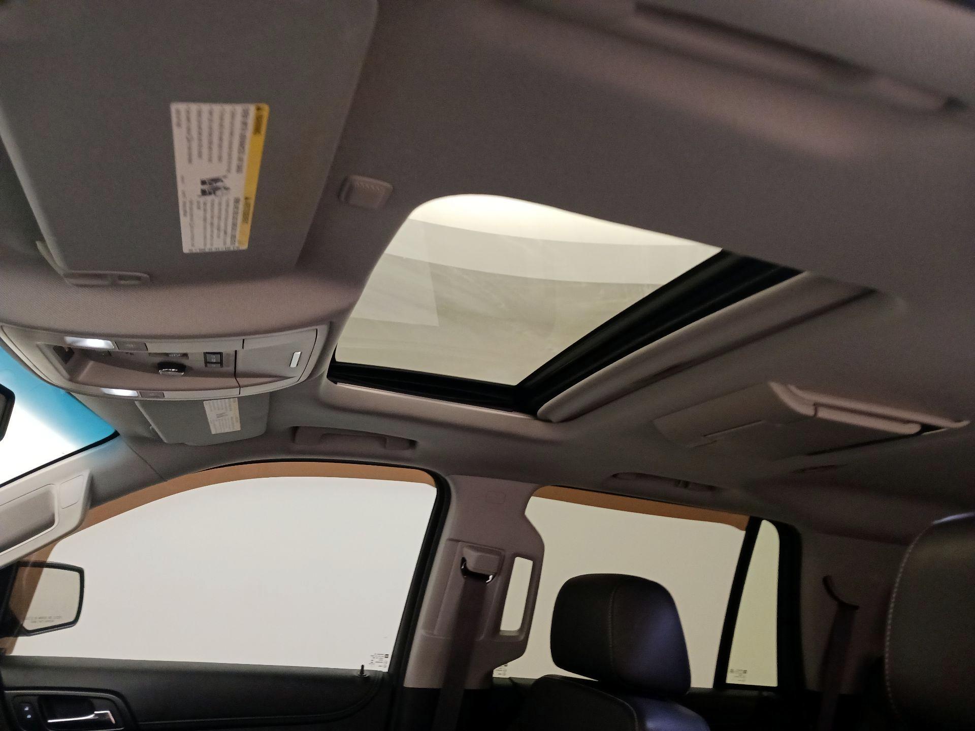 Thumbnail: 2016 Chevrolet Tahoe - 20
