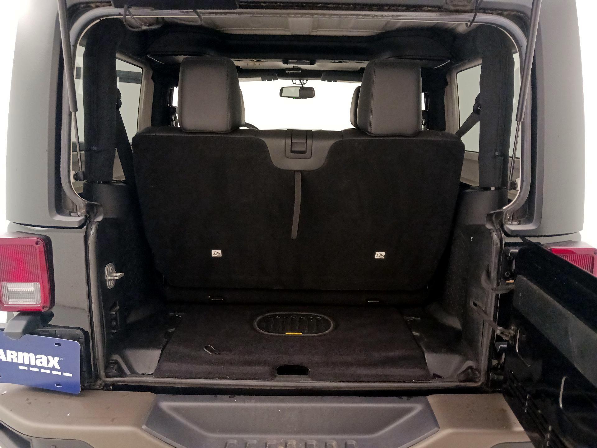Thumbnail: 2016 Jeep Wrangler - 18