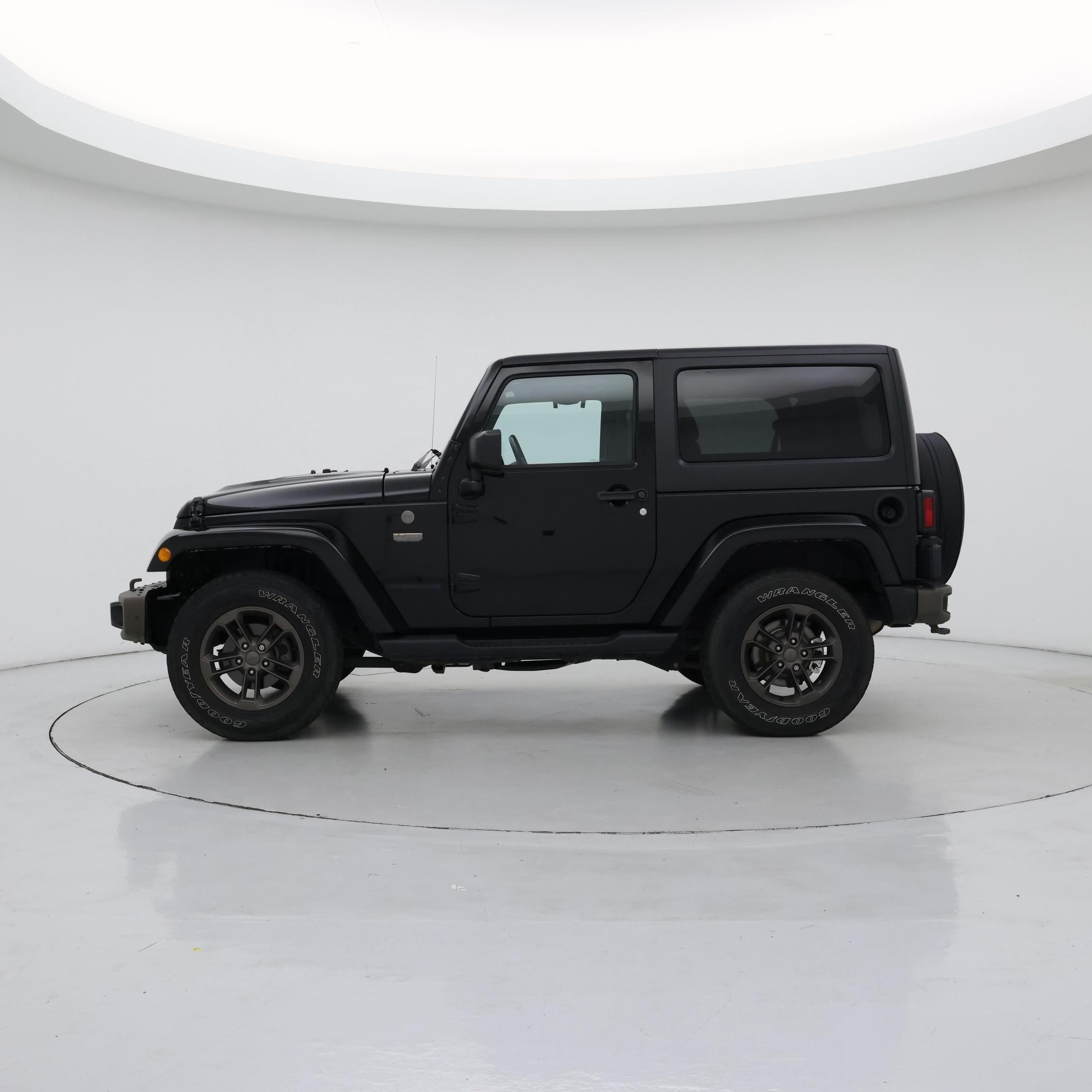 Thumbnail: 2016 Jeep Wrangler - 3