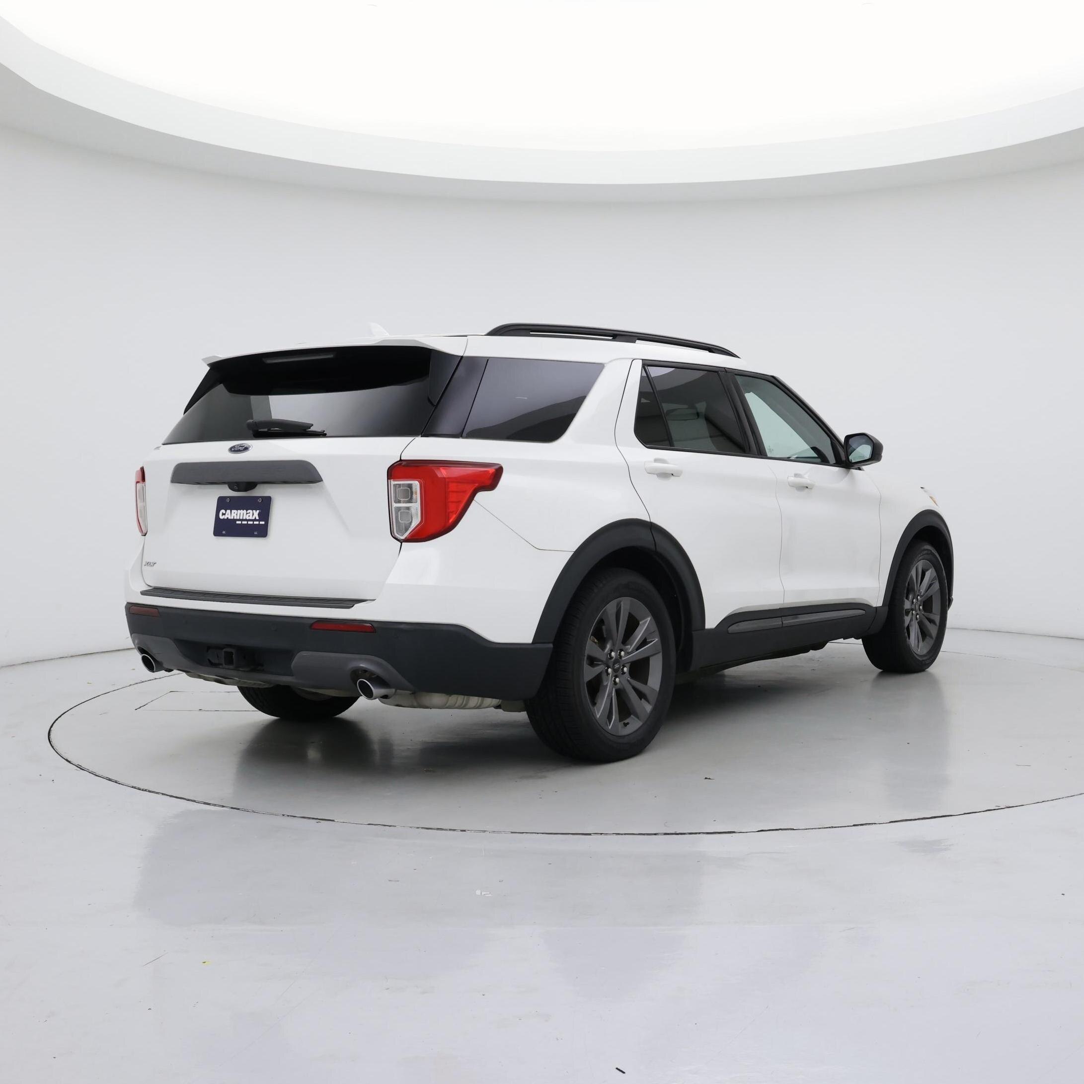 Thumbnail: 2021 Ford Explorer - 8